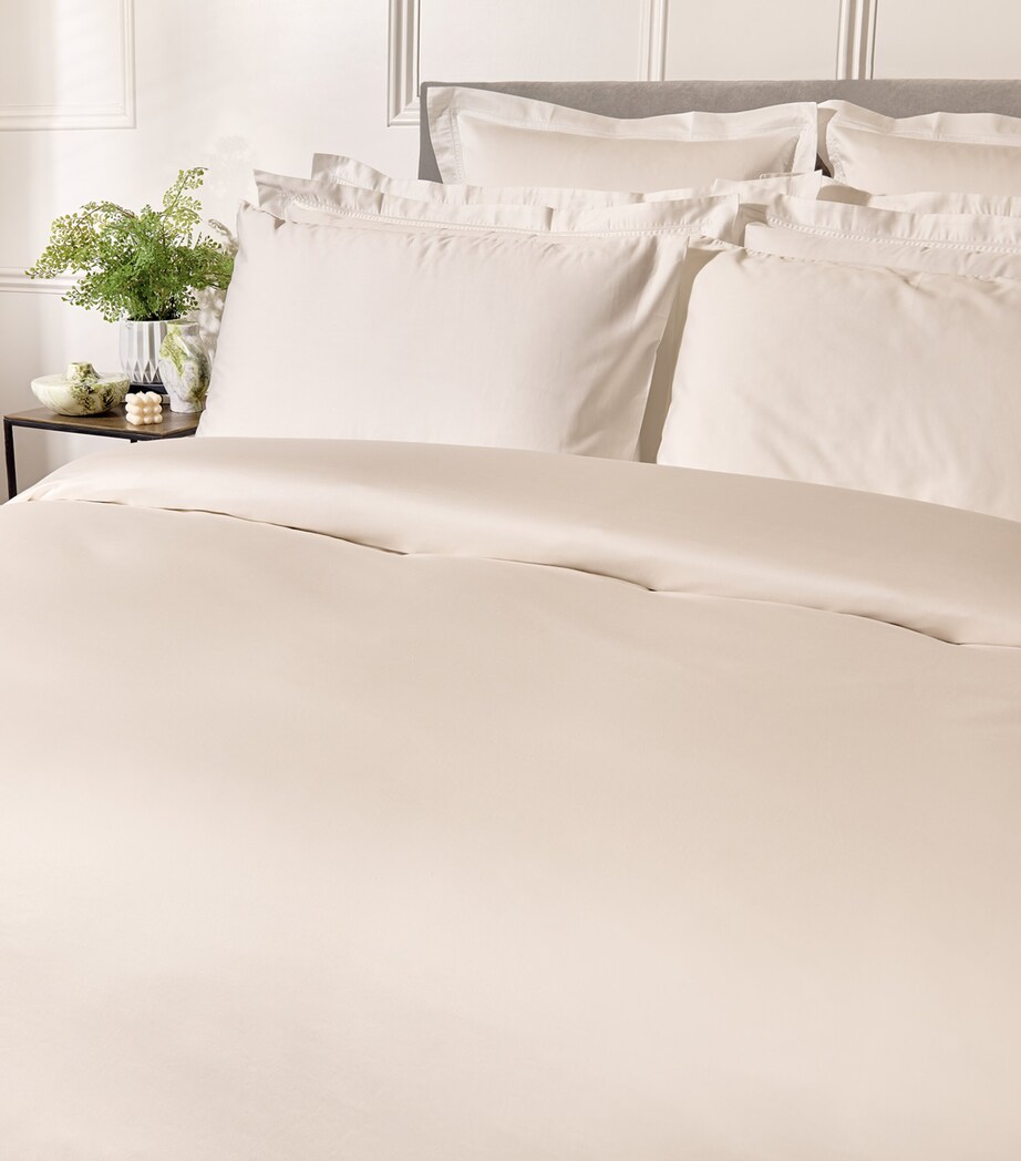 Harrods of London Brompton II Oxford Pillowcase Pair (50cm x 75cm) White Image 3