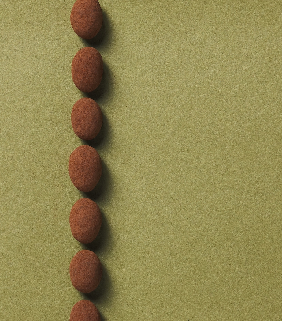 Harrods Cocoa-Dusted Pistachios (600g) Image 3