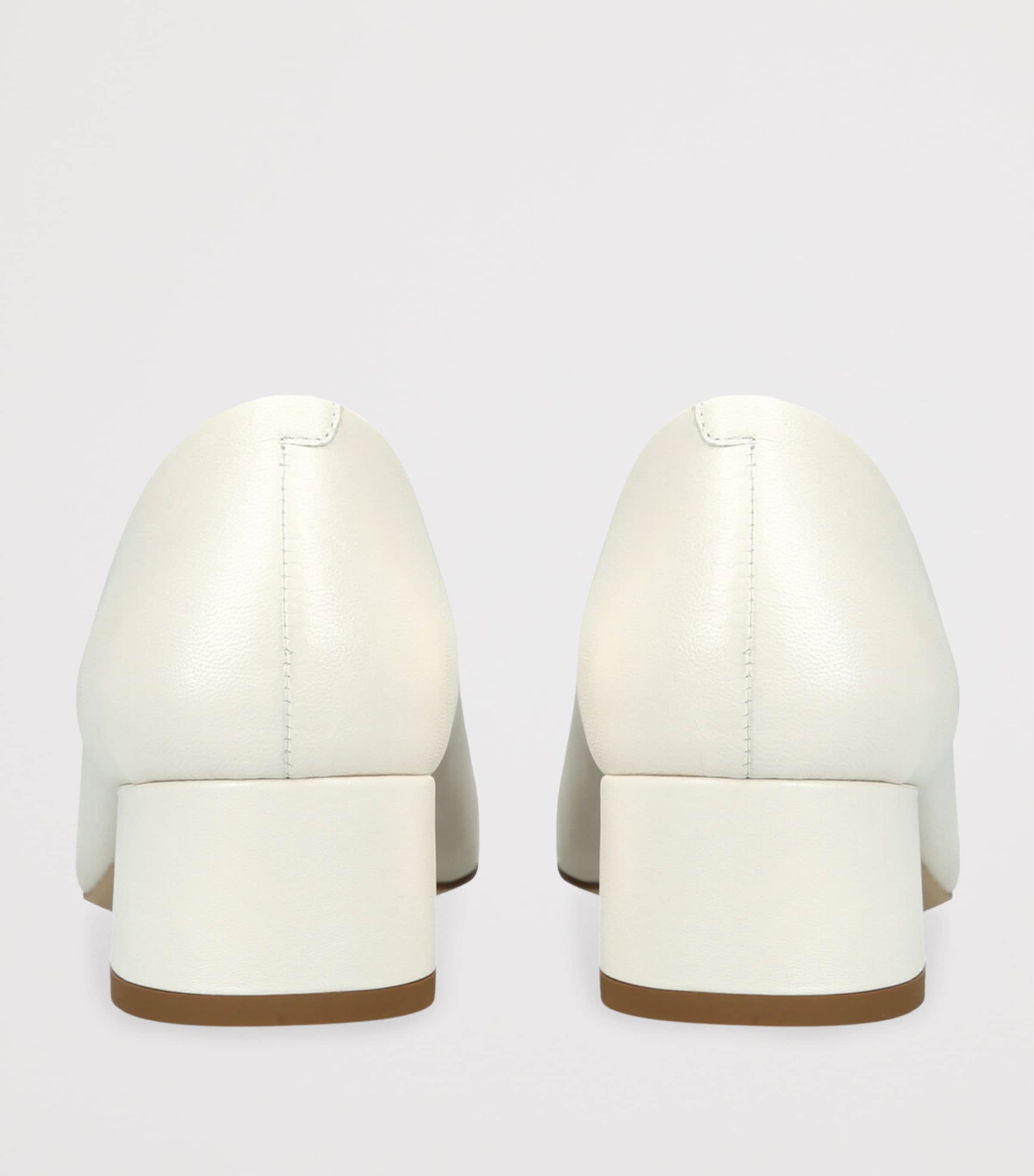 Gabriela Hearst Leather Agathe Heeled Pumps 50 Cream Image 2