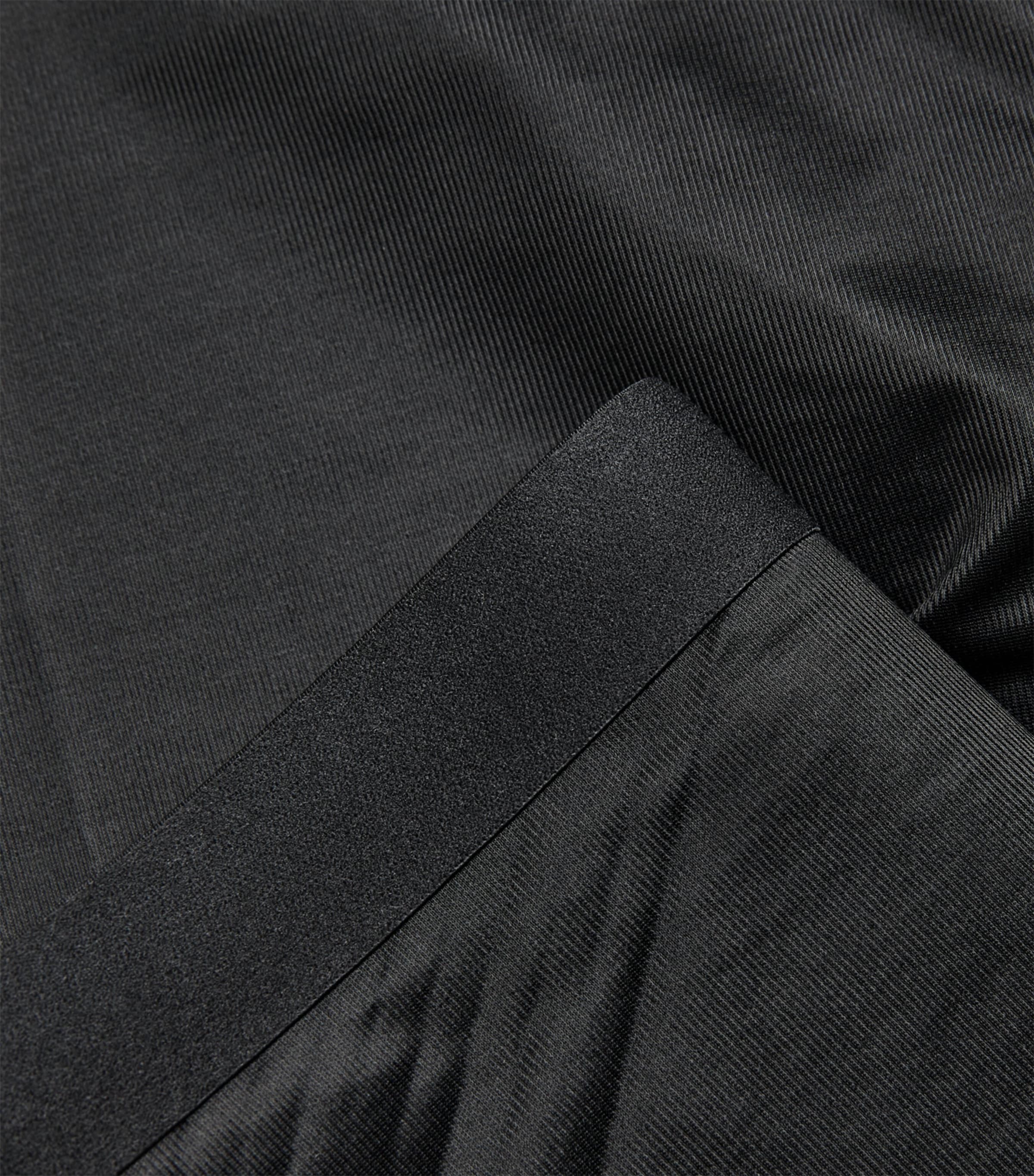 SPANXshape Invisible Girlshort VERY BLACK Image 4