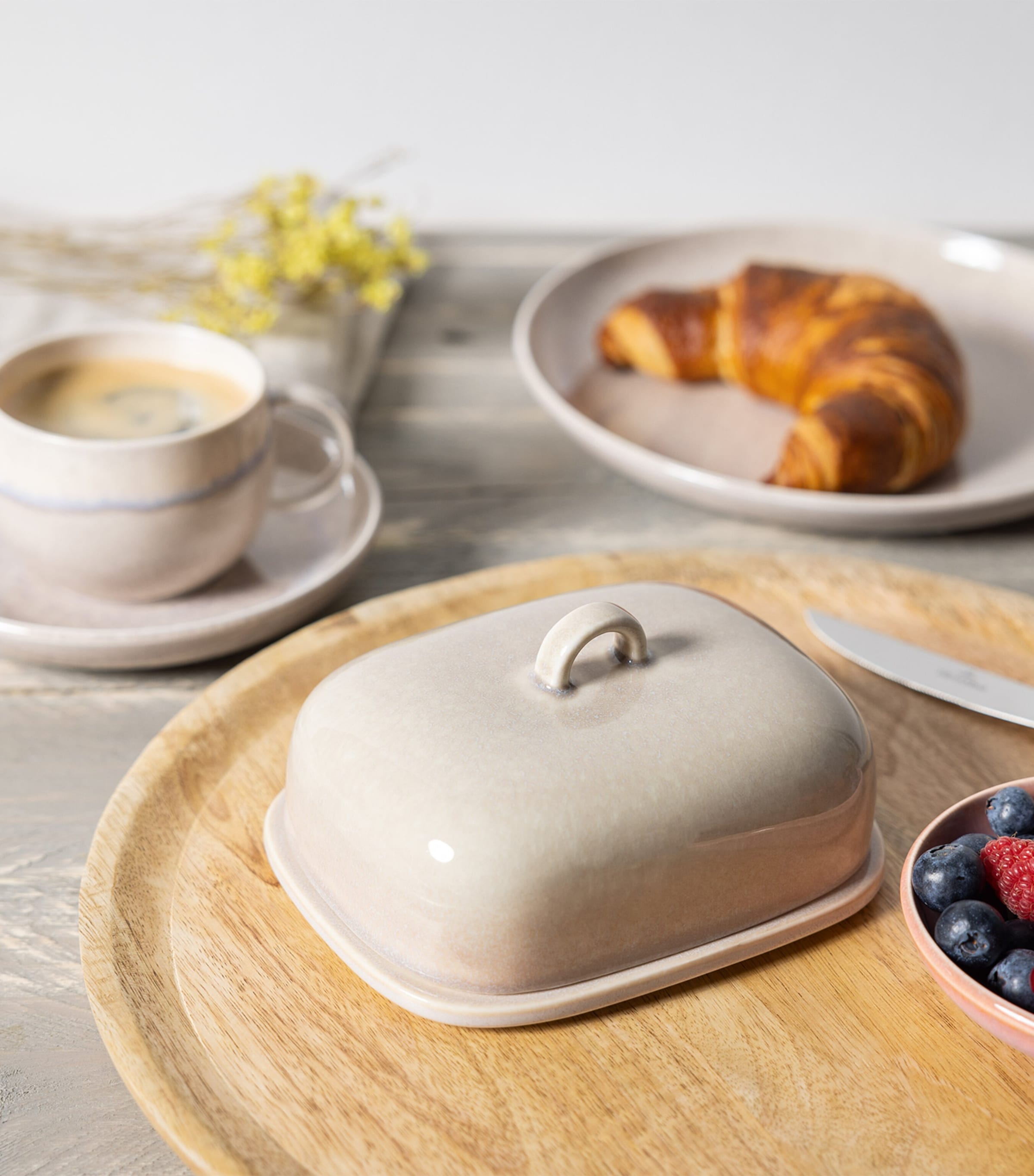Villeroy & Boch Porcelain Perlemor Butter Dish Beige Image 2