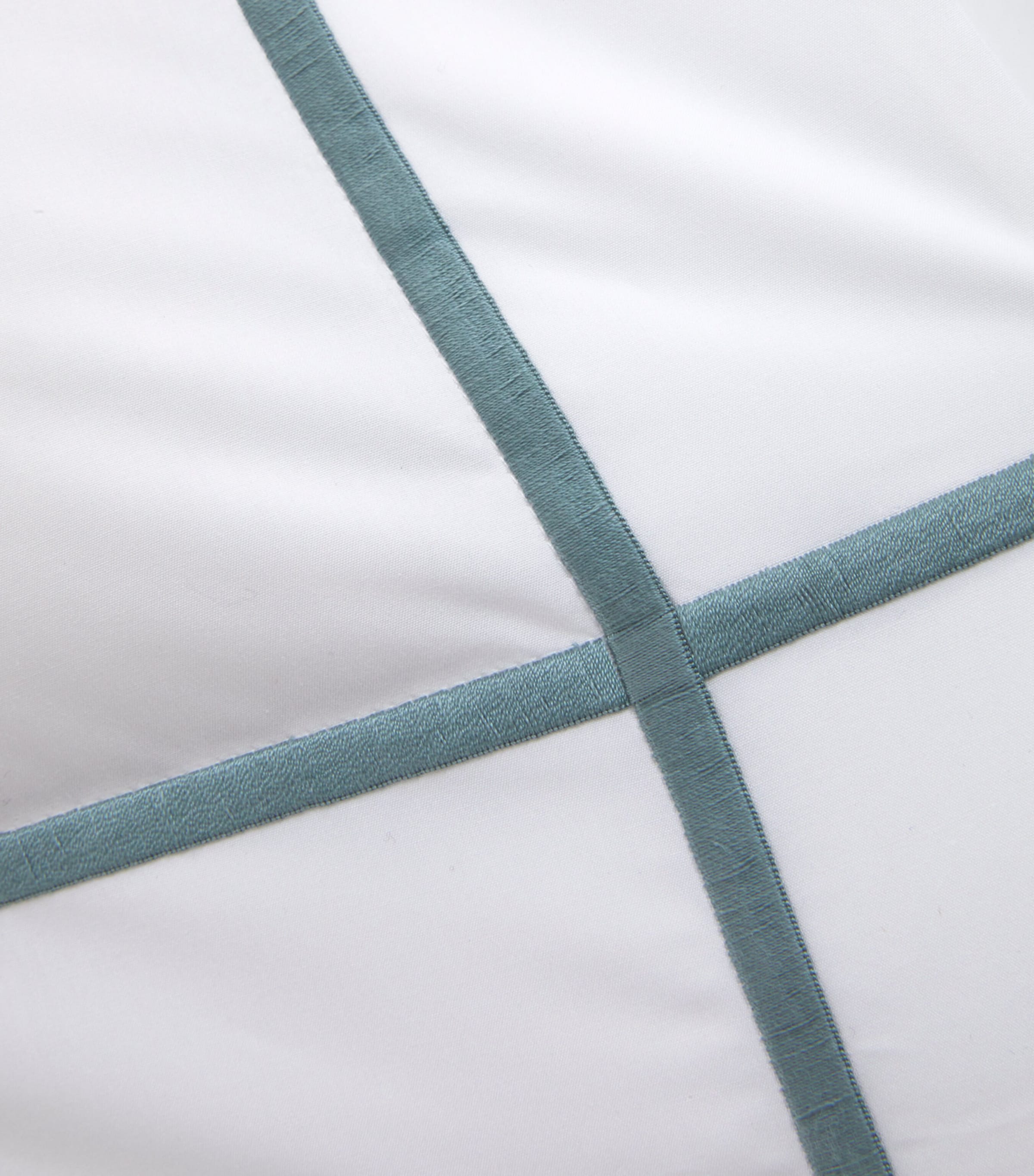 Yves Delorme Athena King Oxford Pillowcase (50cm x 90cm) Fjord Image 4