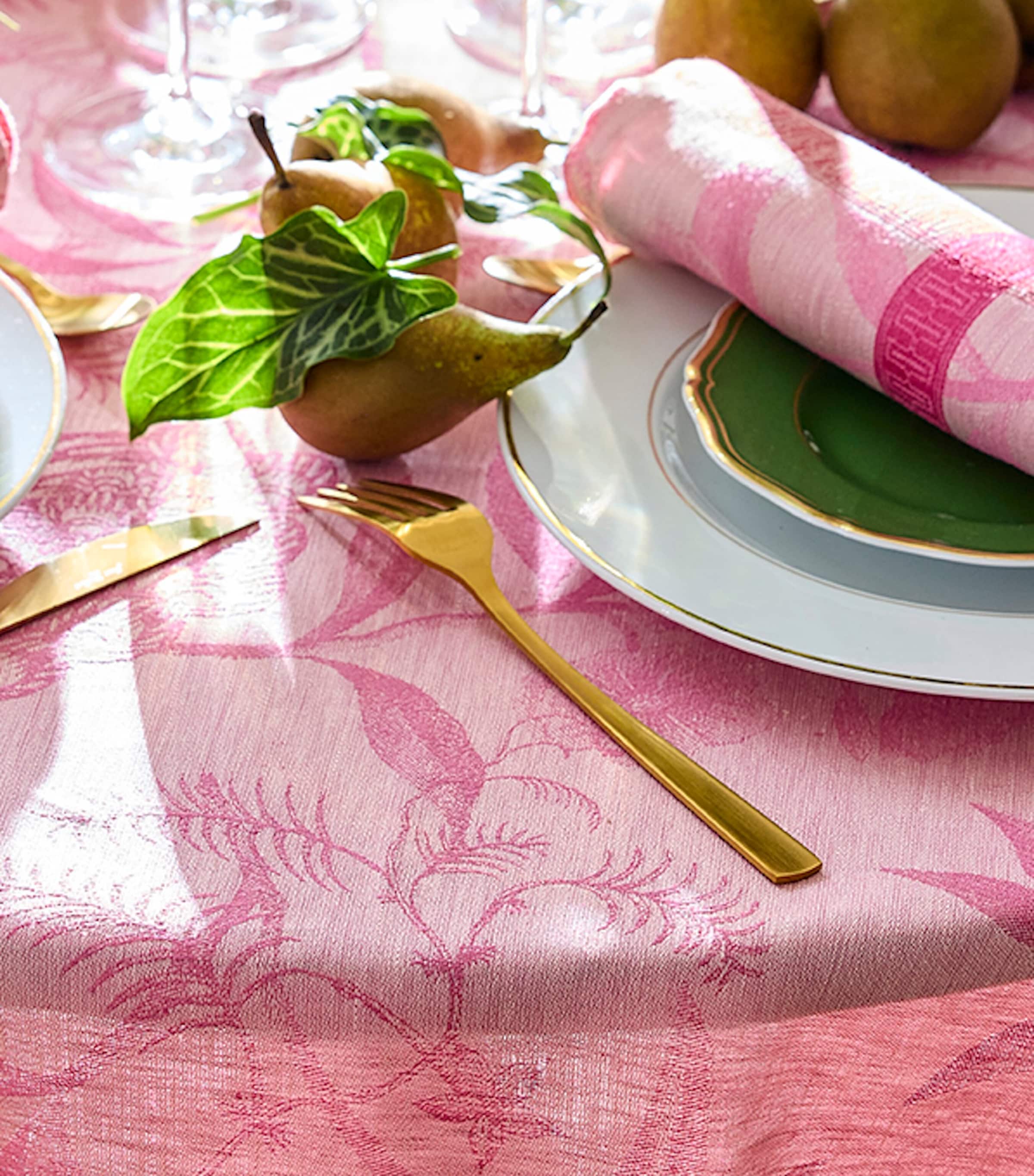 Linen À L’Orangerie Tablecloth (175cm x 320cm) PINK Image 3