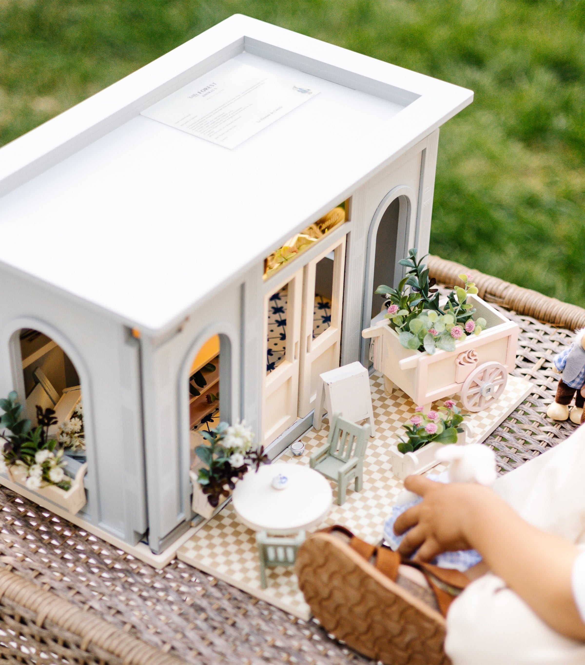 Little Forest Animals Flower Shop Dollhouse (40cm) Image 4