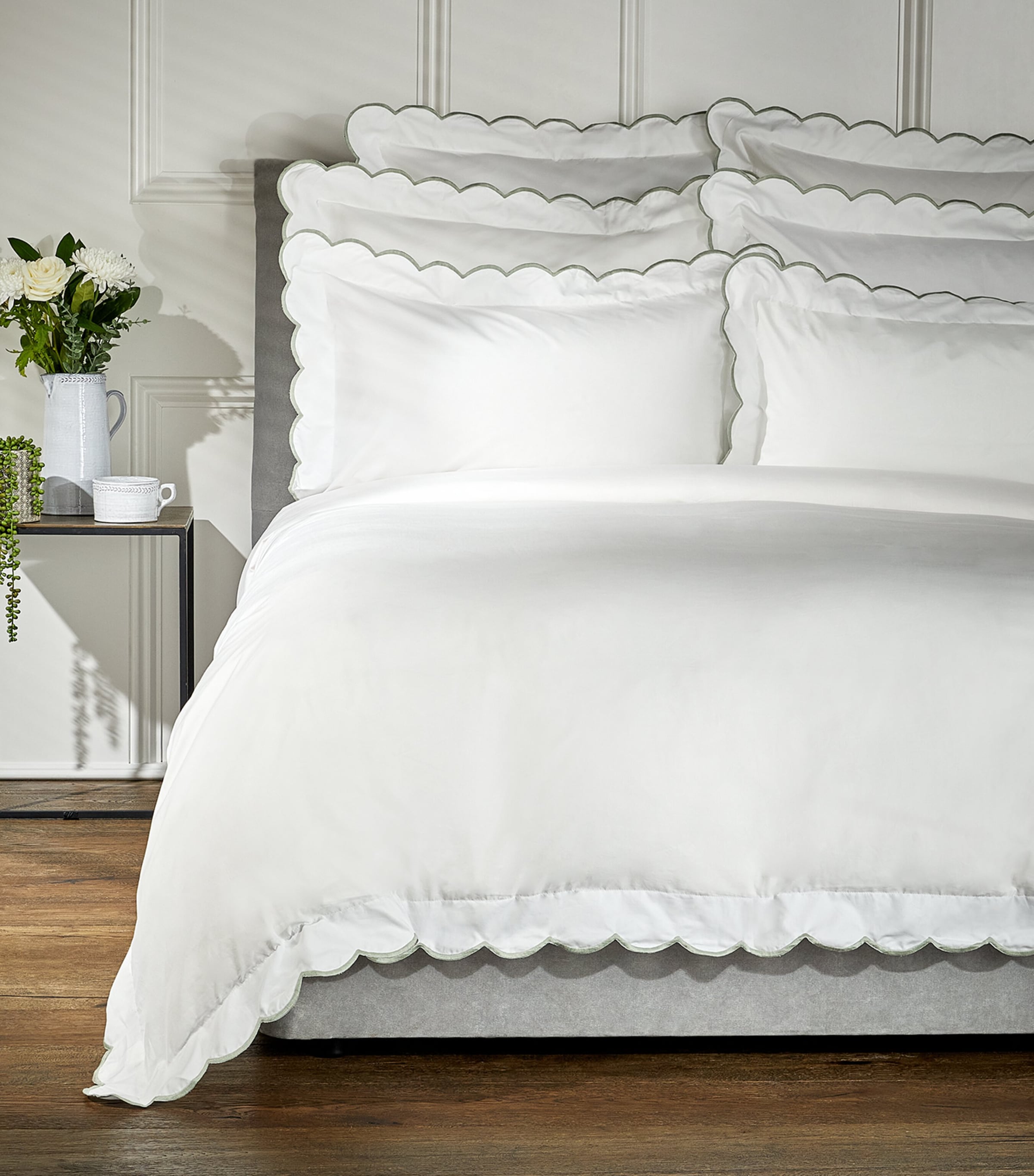 Harrods Of London Egyptian Cotton Parisian Super King Flat Sheet