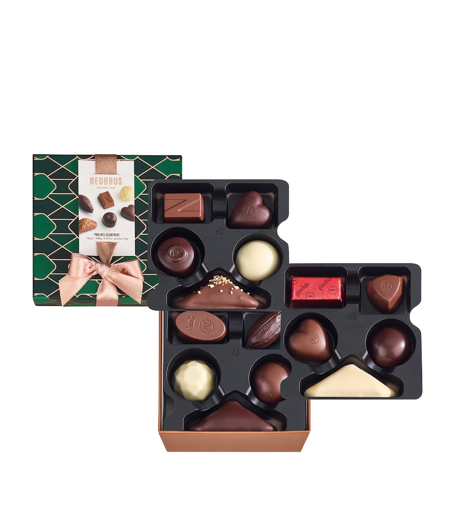 Medium Winter Chocolate Box (189g) NO COLOUR Image 1