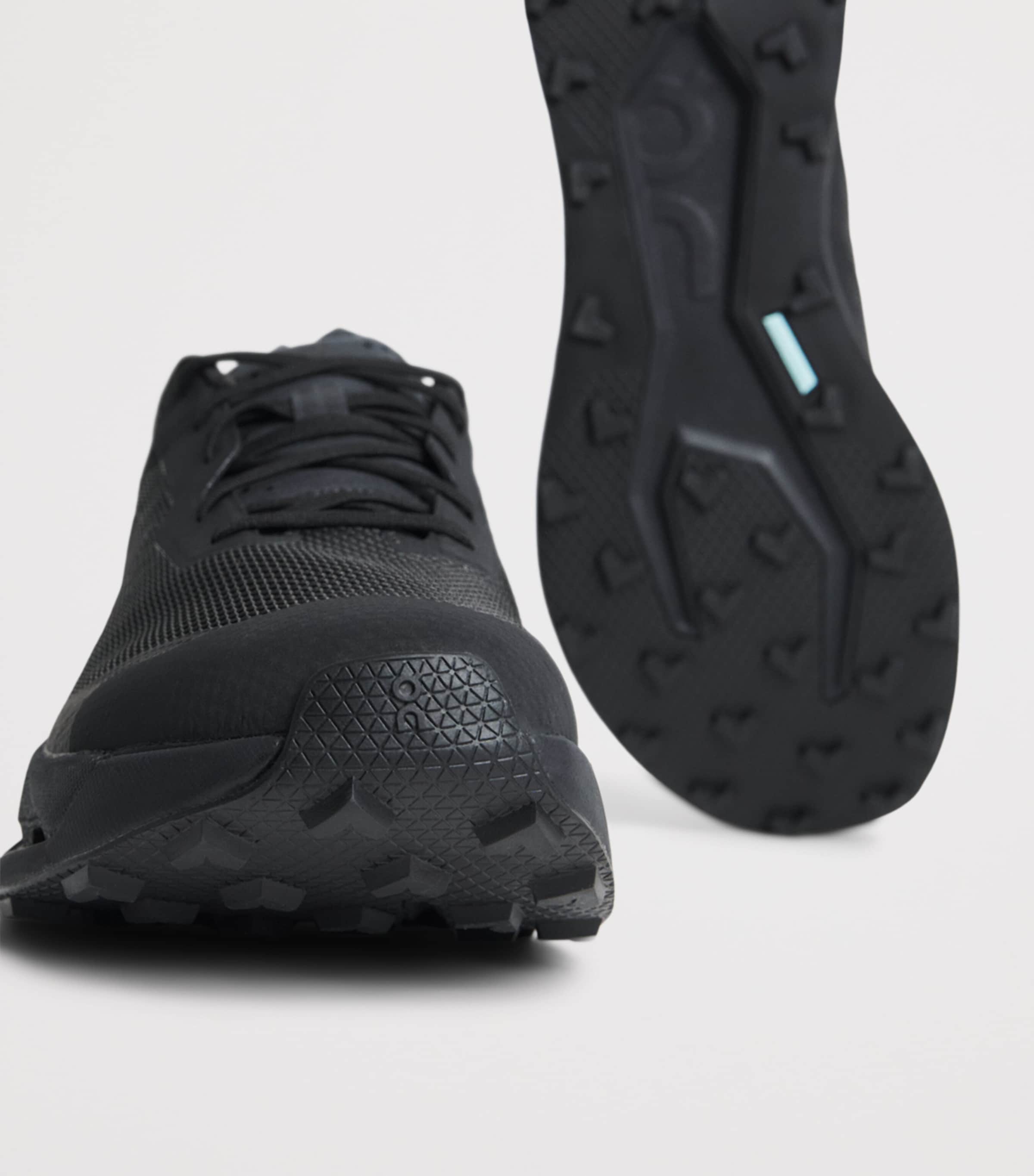 On Mens Cloudultra 3 Trainers Black | Black Image 7