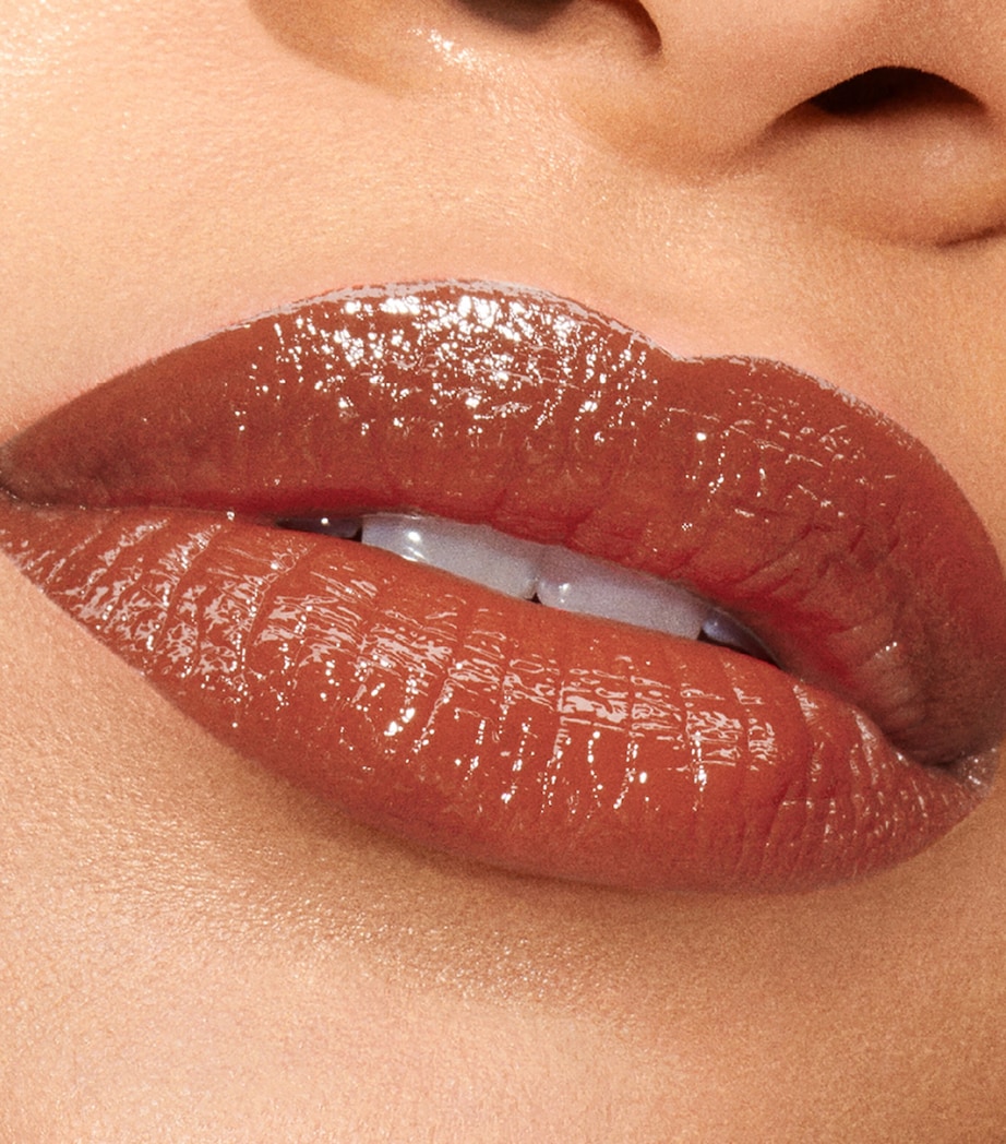 Pure Color Explicit Silk Shine Lipstick CALL 555 Image 3
