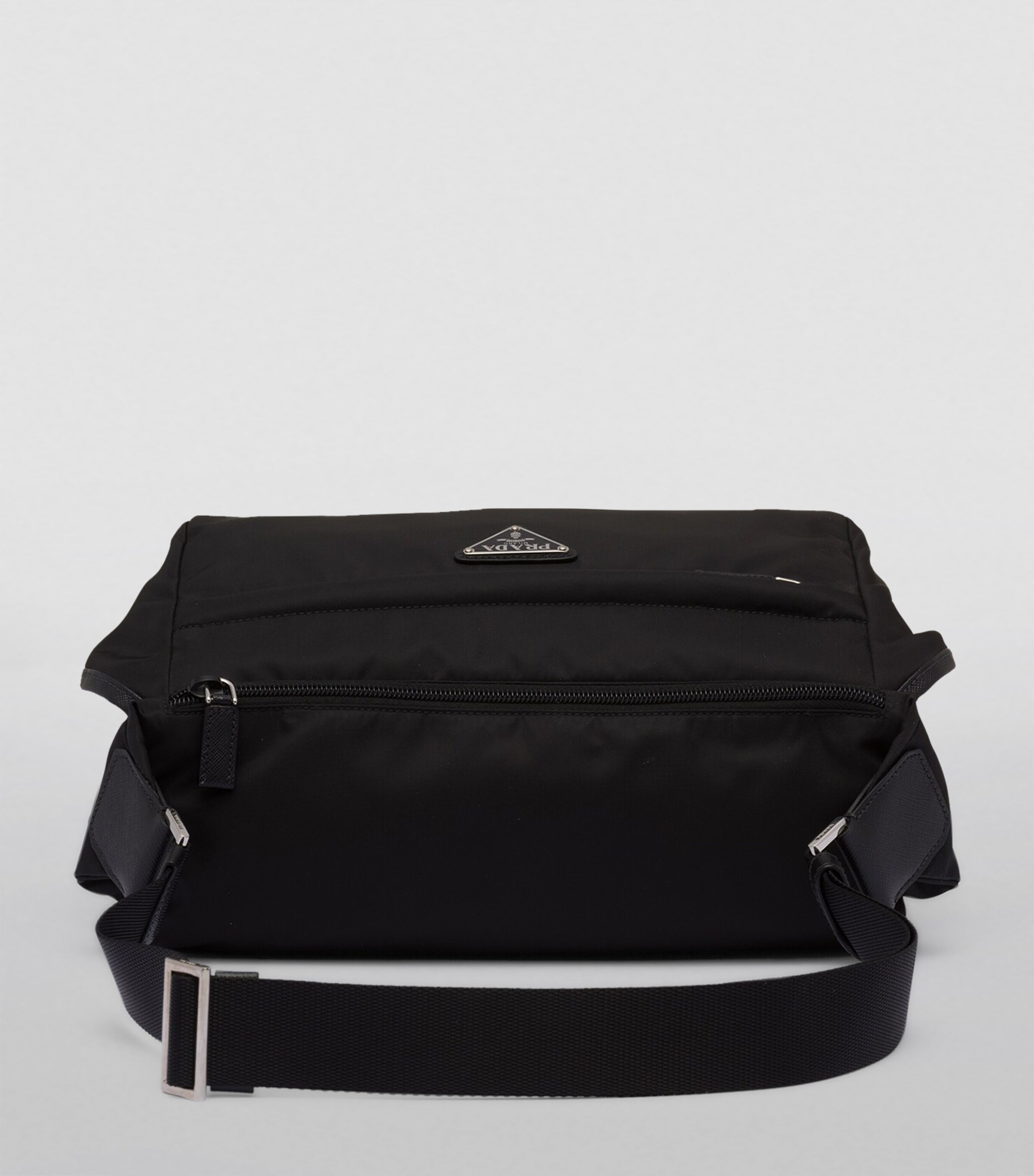 Re-Nylon Shoulder Bag F0002 Image 3