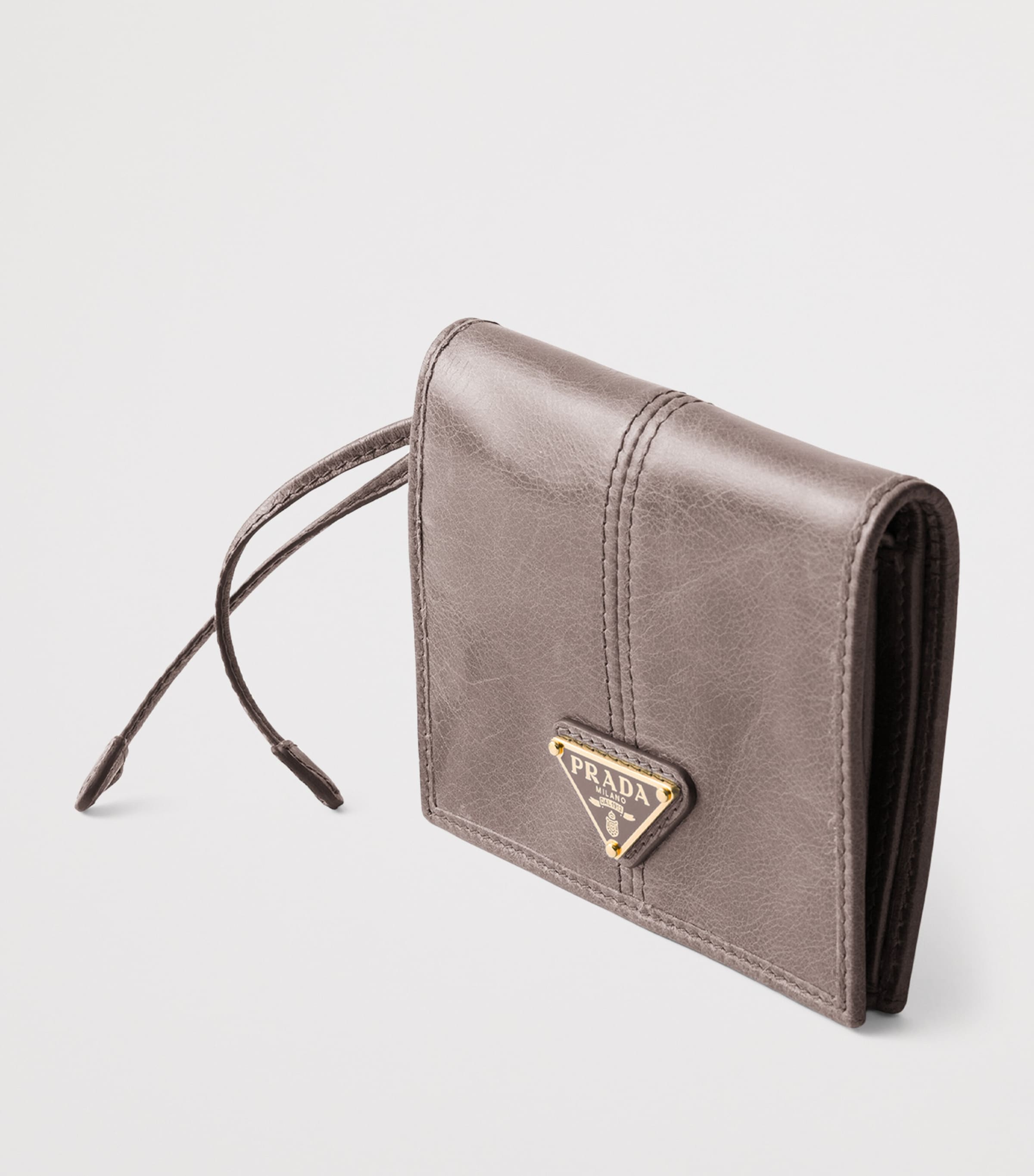 Small Leather Bifold Wallet F0116 Image 4