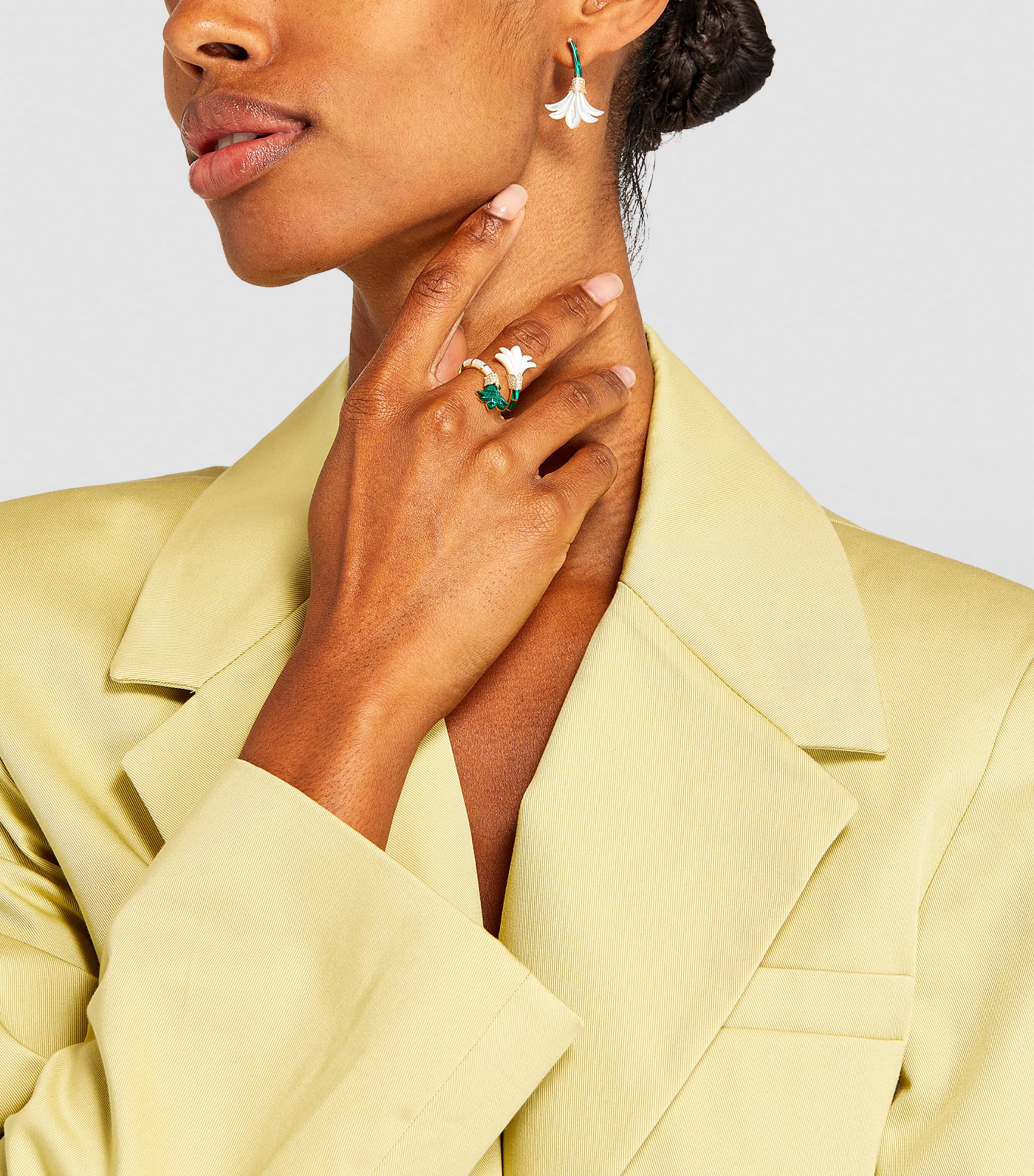 L'ATELIER NAWBAR Yellow Gold, Diamond, Malachite and Mother-of-Pearl Psychedeliah Ring Yellow Gold Image 4