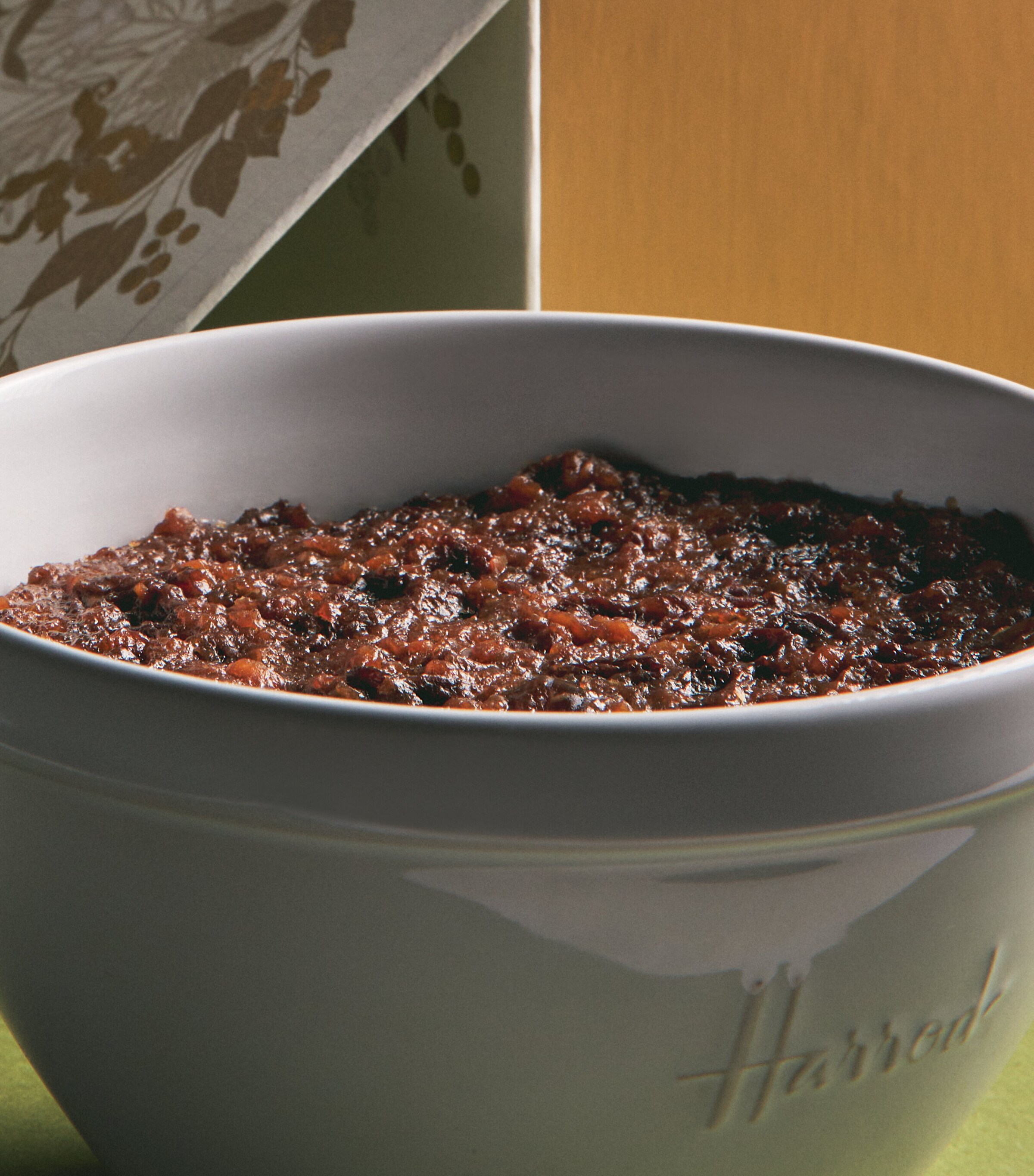 Cherry & Almond Showstopper Christmas Pudding NO COLOUR Image 3