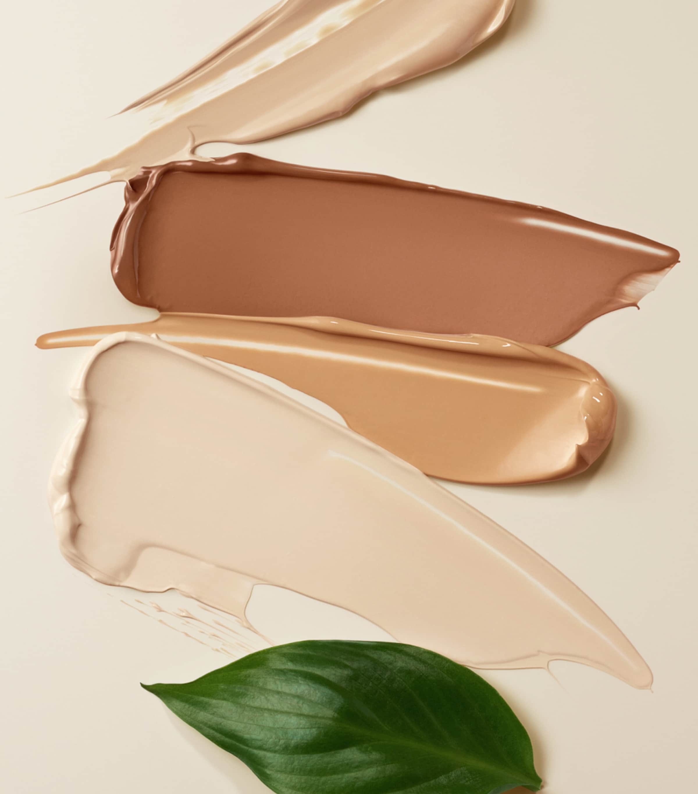 Chantecaille Bio Lifting Concealer Aura Image 12