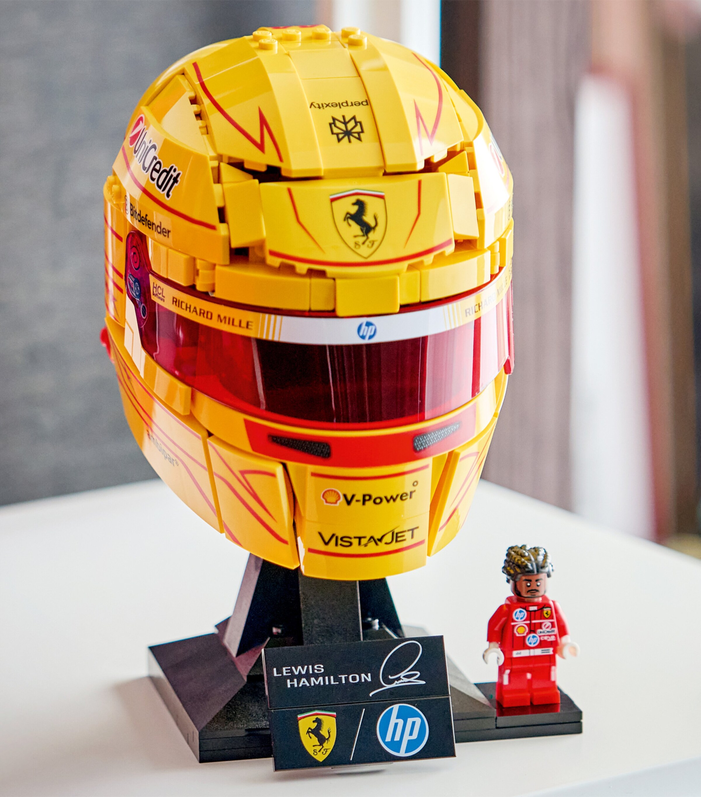 Lego Scuderia Ferrari HP Lewis Hamilton Helmet 43022 Image 6