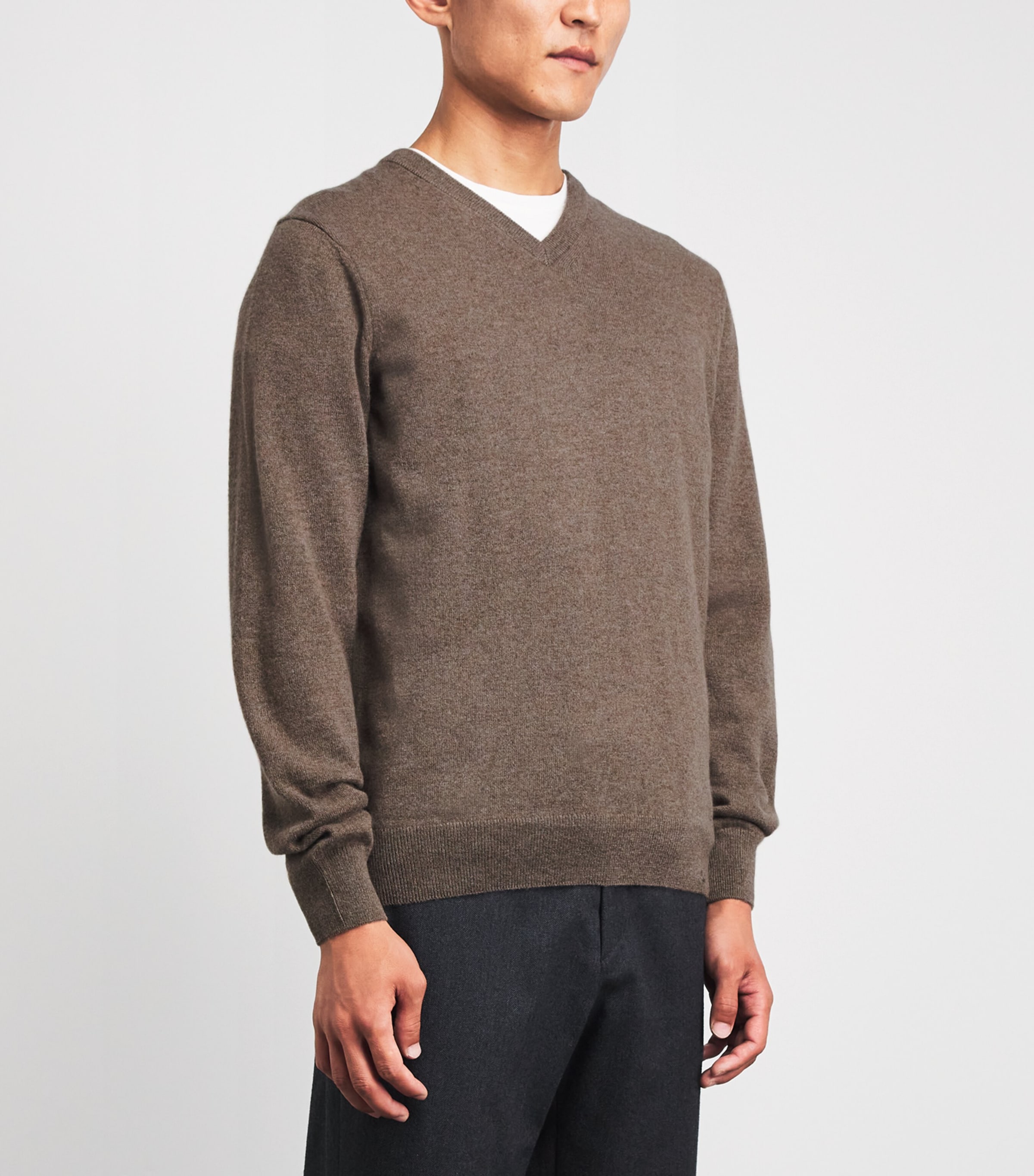 Sunspel Mens Cashmere V-Neck Sweater Image 4