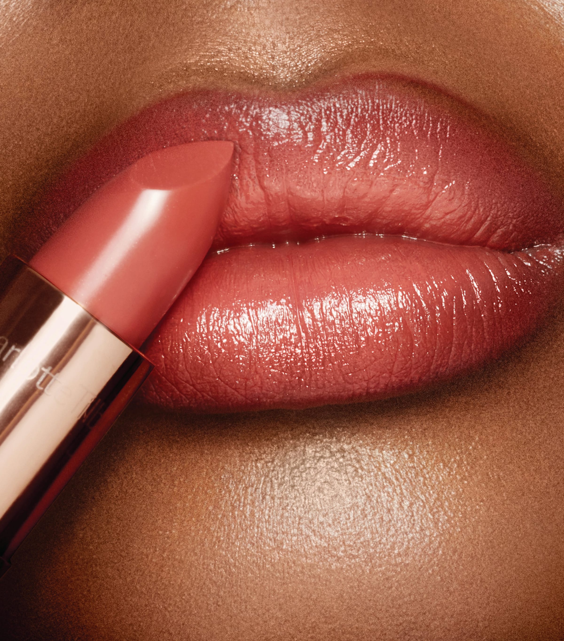 Charlotte Tilbury K.I.S.S.I.N.G Lipstick Coral Kiss Image 2