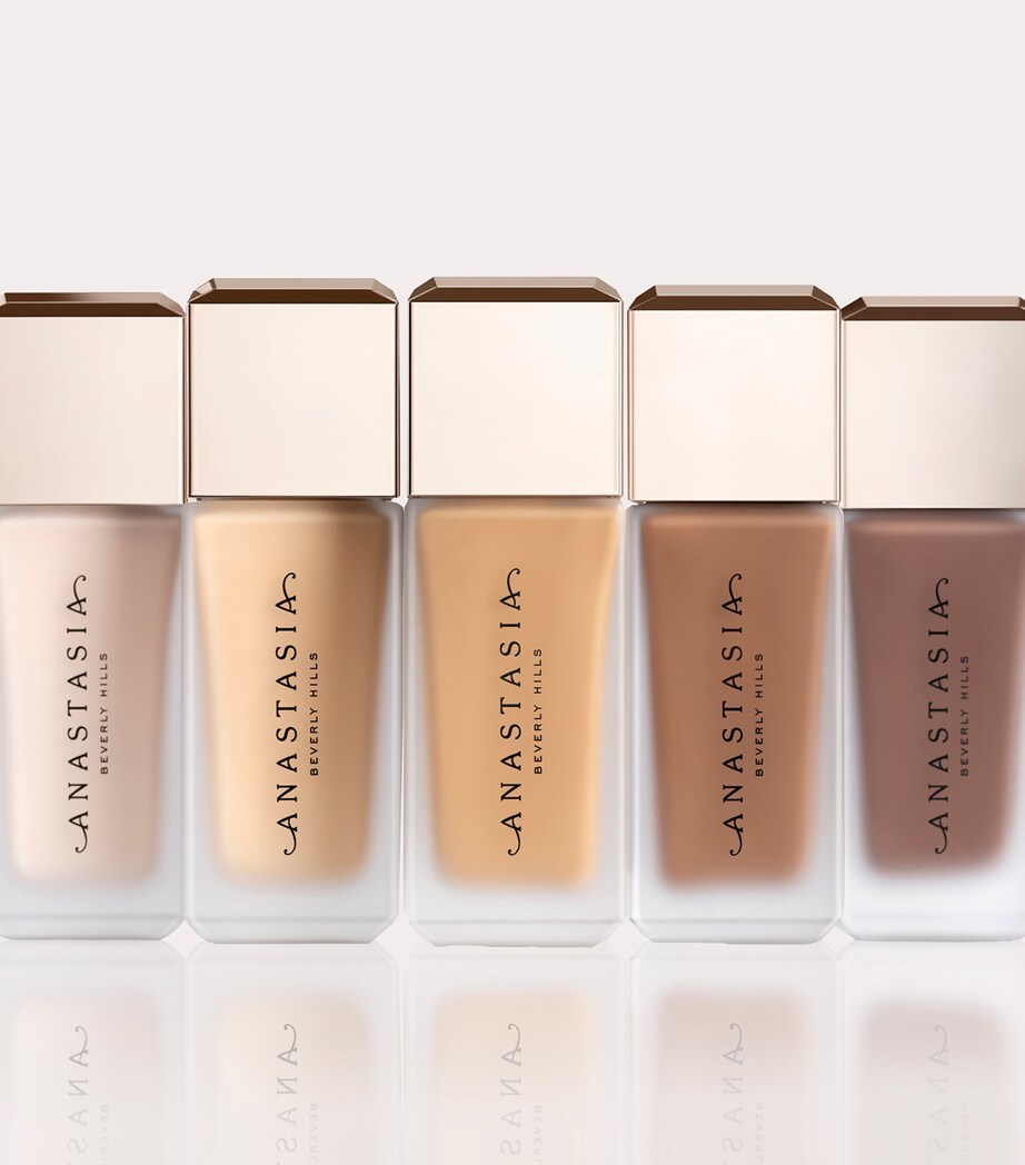 Impeccable Blurring Second-Skin Matte Foundation SHADE 14 4N Image 4