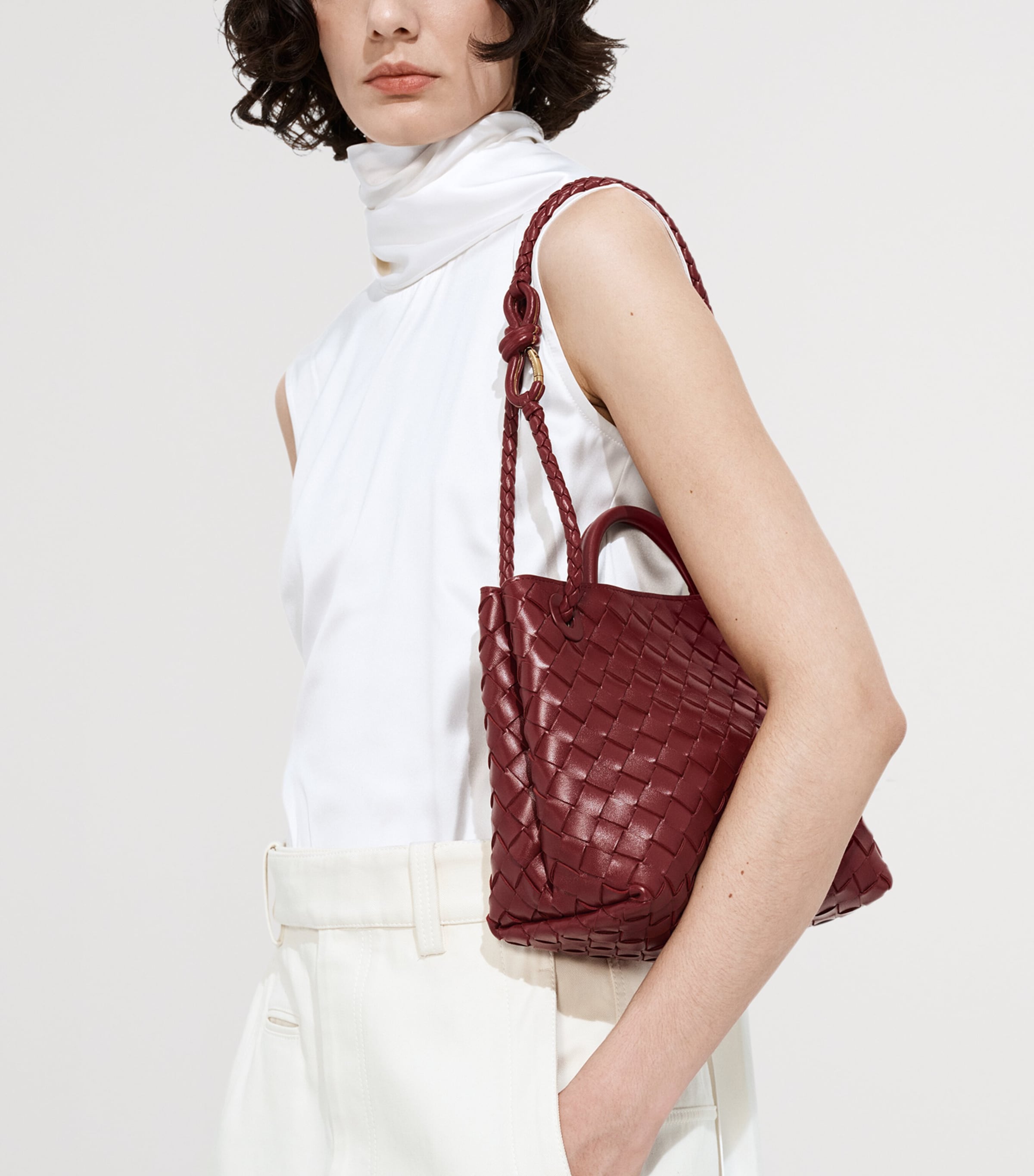 Bottega Veneta Womens Small Leather Andiamo Top-Handle Bag Image 2