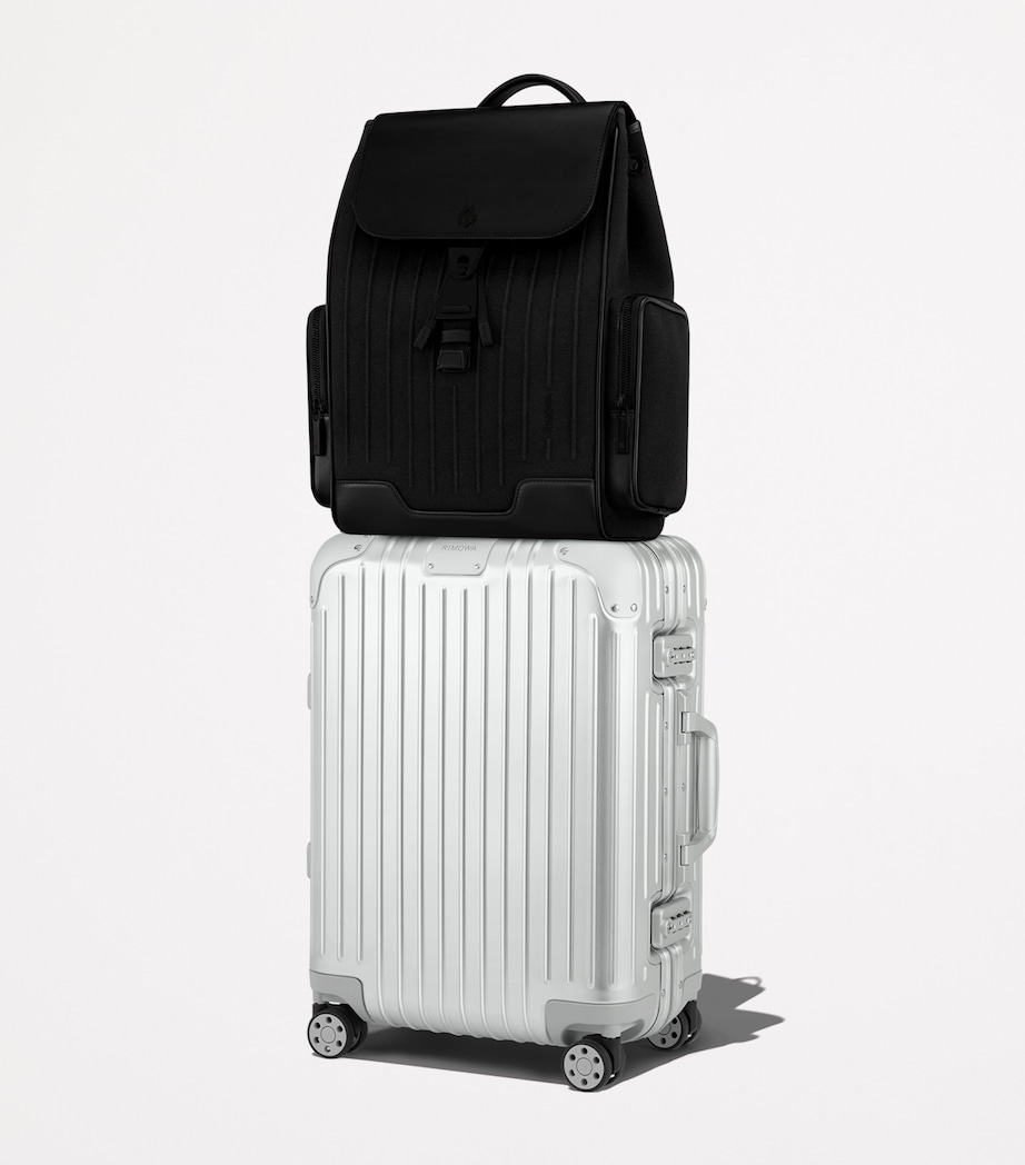 Never Still Flap Backpack ALL BLACK Image 3