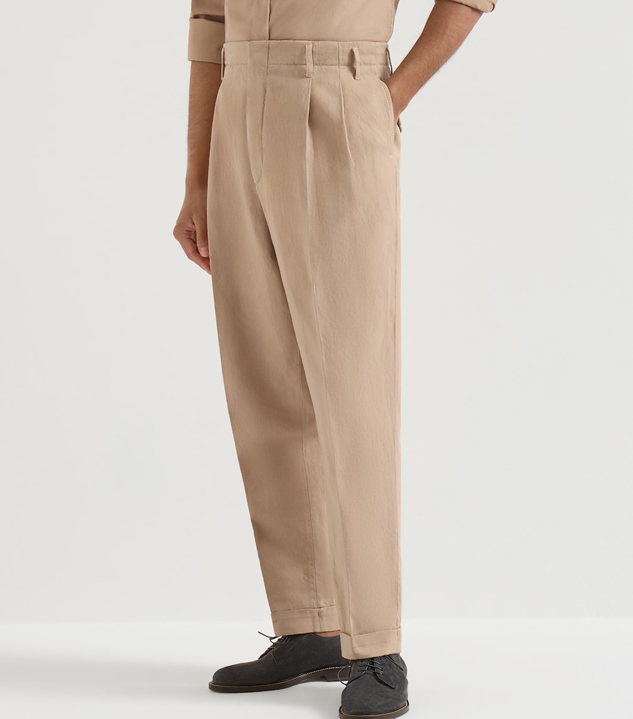 Brunello Cucinelli Mens Cotton-Linen Pleated Trousers Image 3