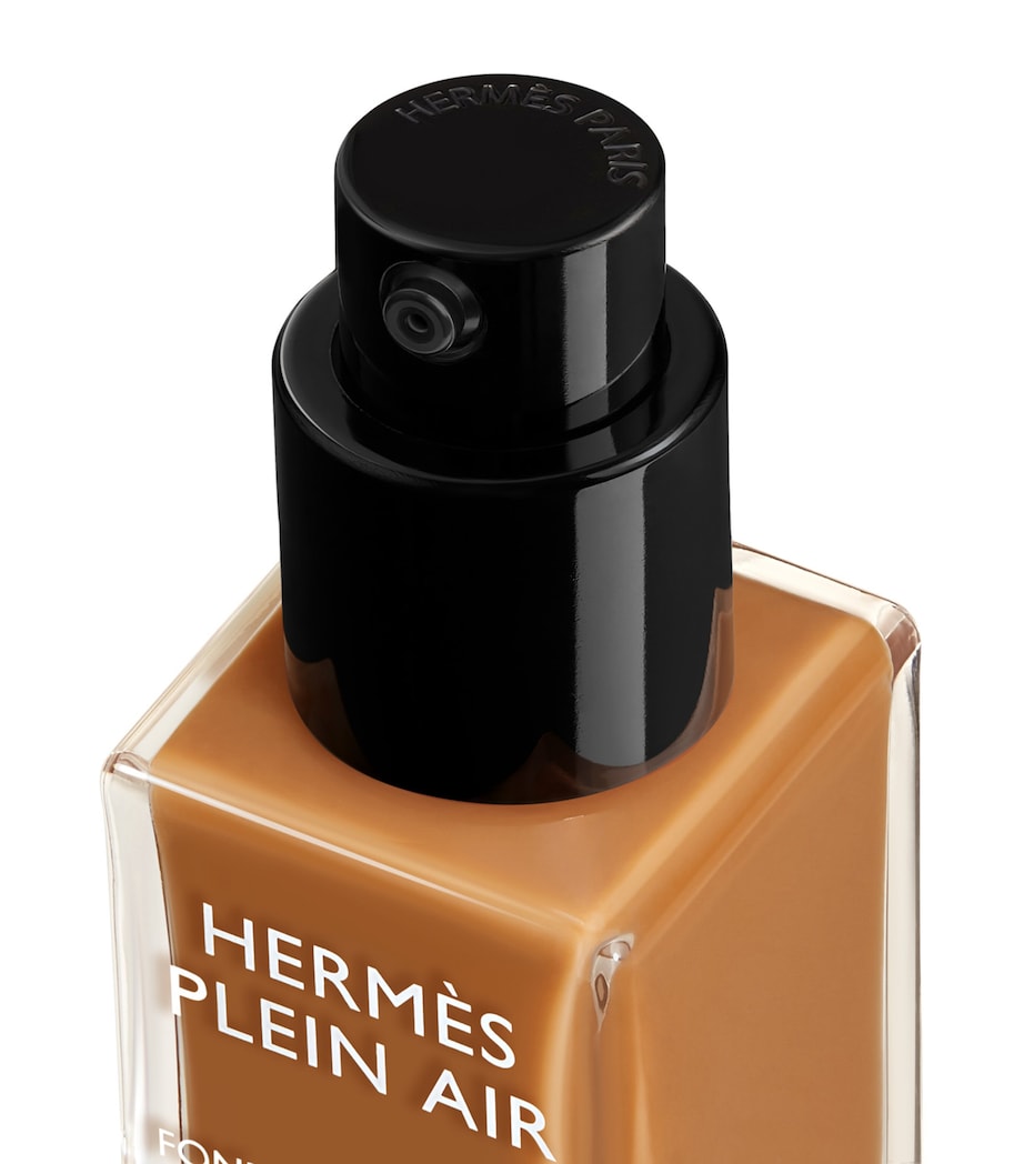 Plein Air Luminous Matte Skincare Foundation PRALINE Image 4