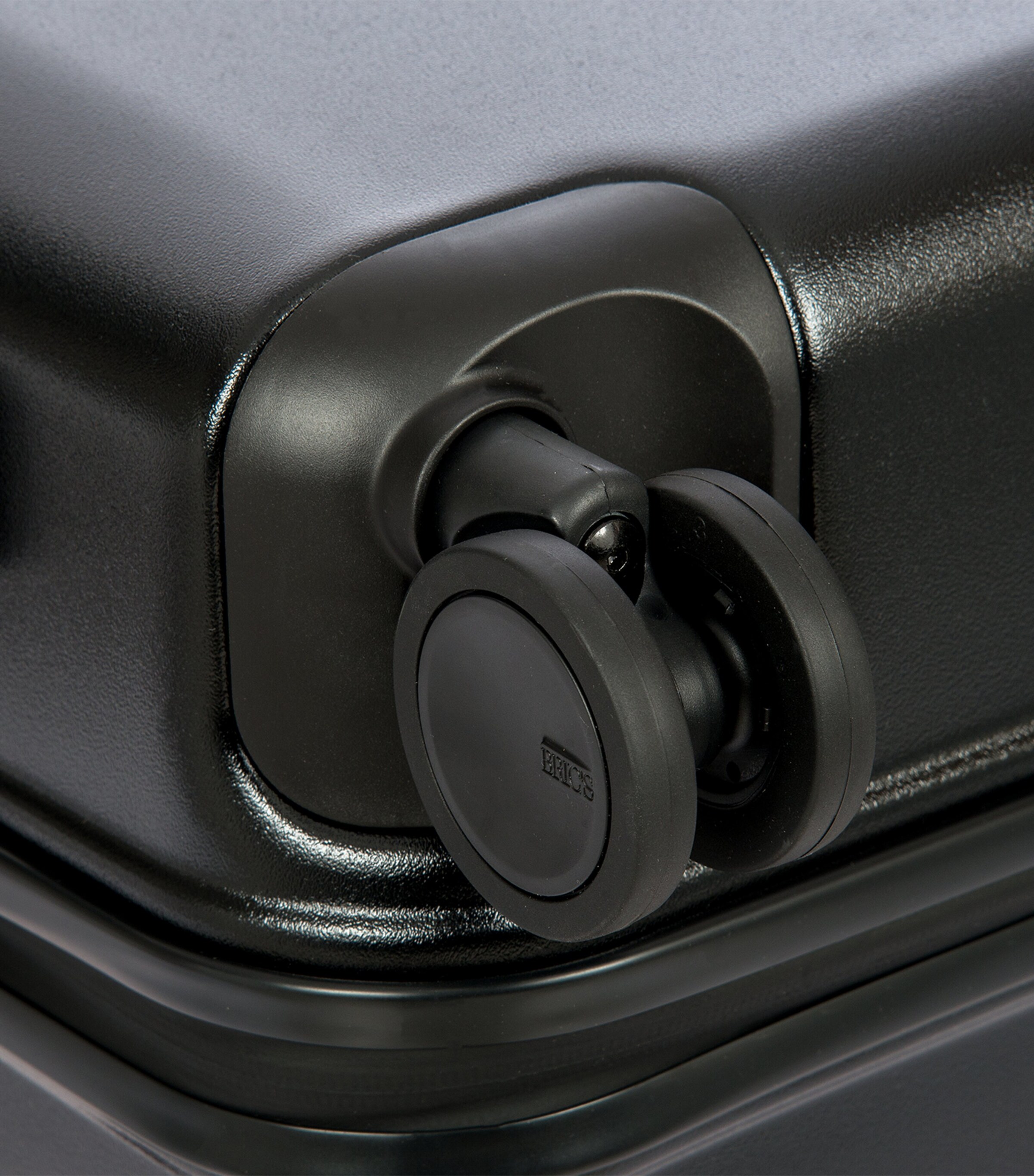 Amalfi Spinner Check-In Suitcase (76cm) BLACK Image 9