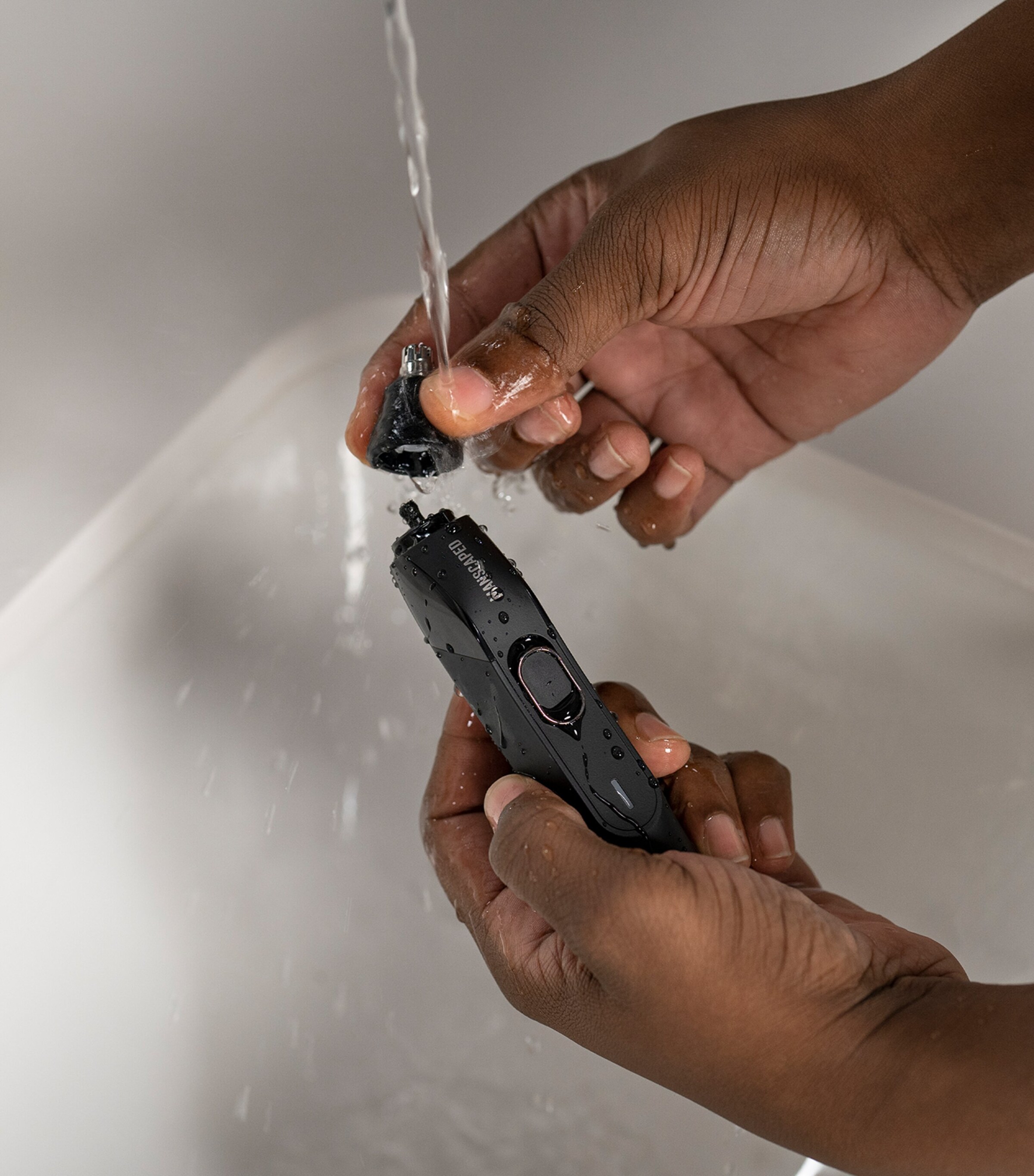 The Weed Whacker 2.0 Nose & Ear Trimmer NO COLOUR Image 7