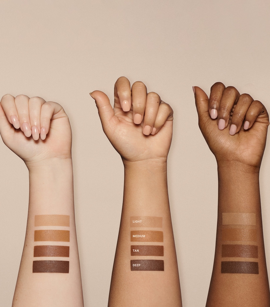 Modern Radiance Cream Bronzer LIGHT Image 4