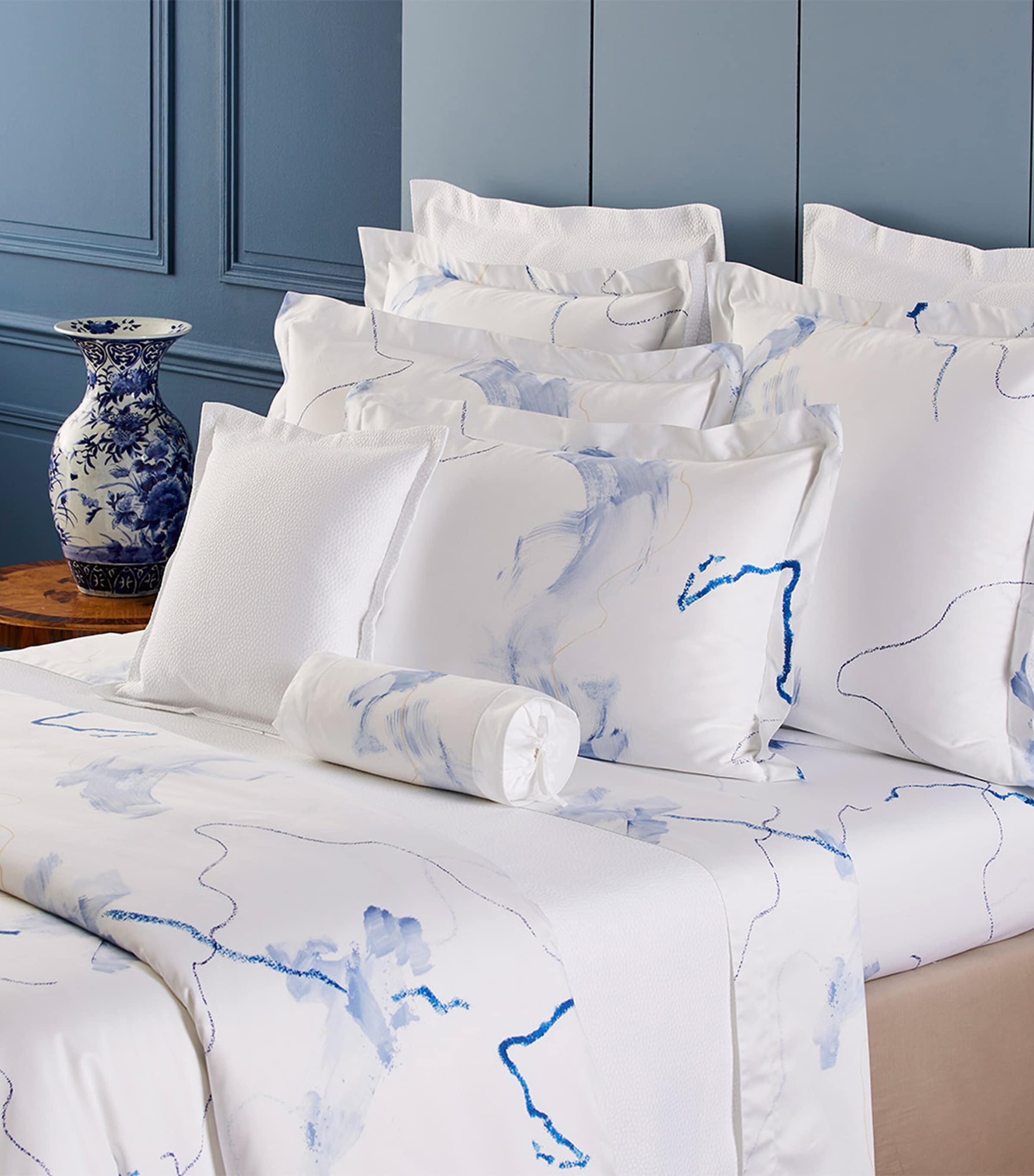Yves Delorme Couture Ulysse Square Oxford Pillowcase (65cm x 65cm) Image 2
