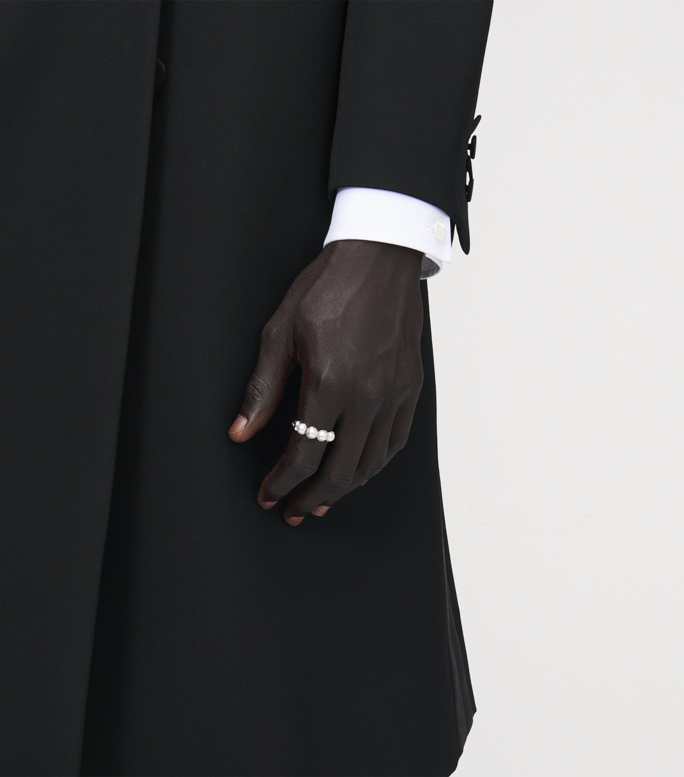 Faux Pearl and Skull Ring 1026 Image 2