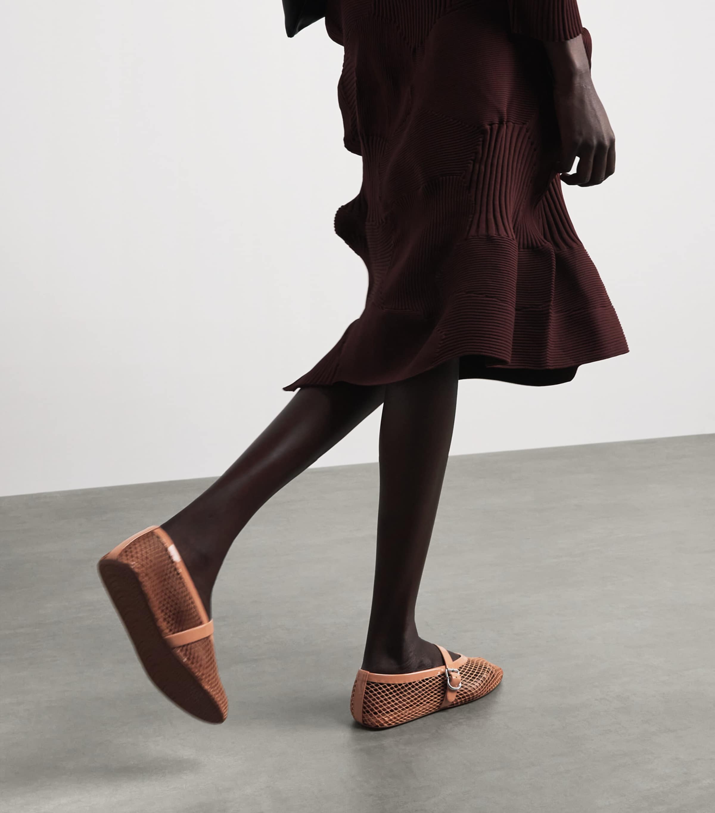 Alaïa Womens Mesh Ballet Flats Blush Image 2