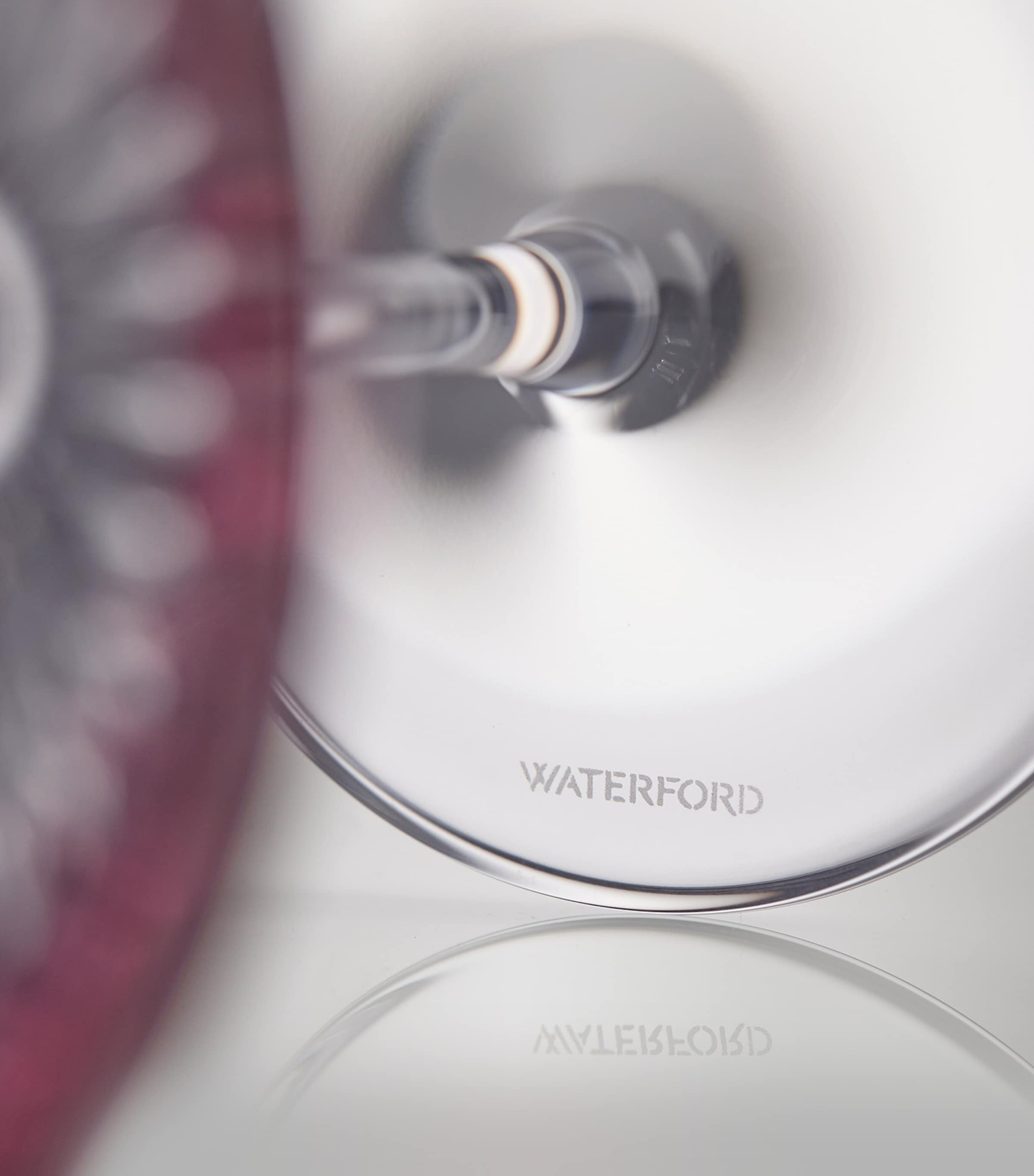 Set of 4 Crystal Mixology Martini Glasses (250ml) MULTI Image 5