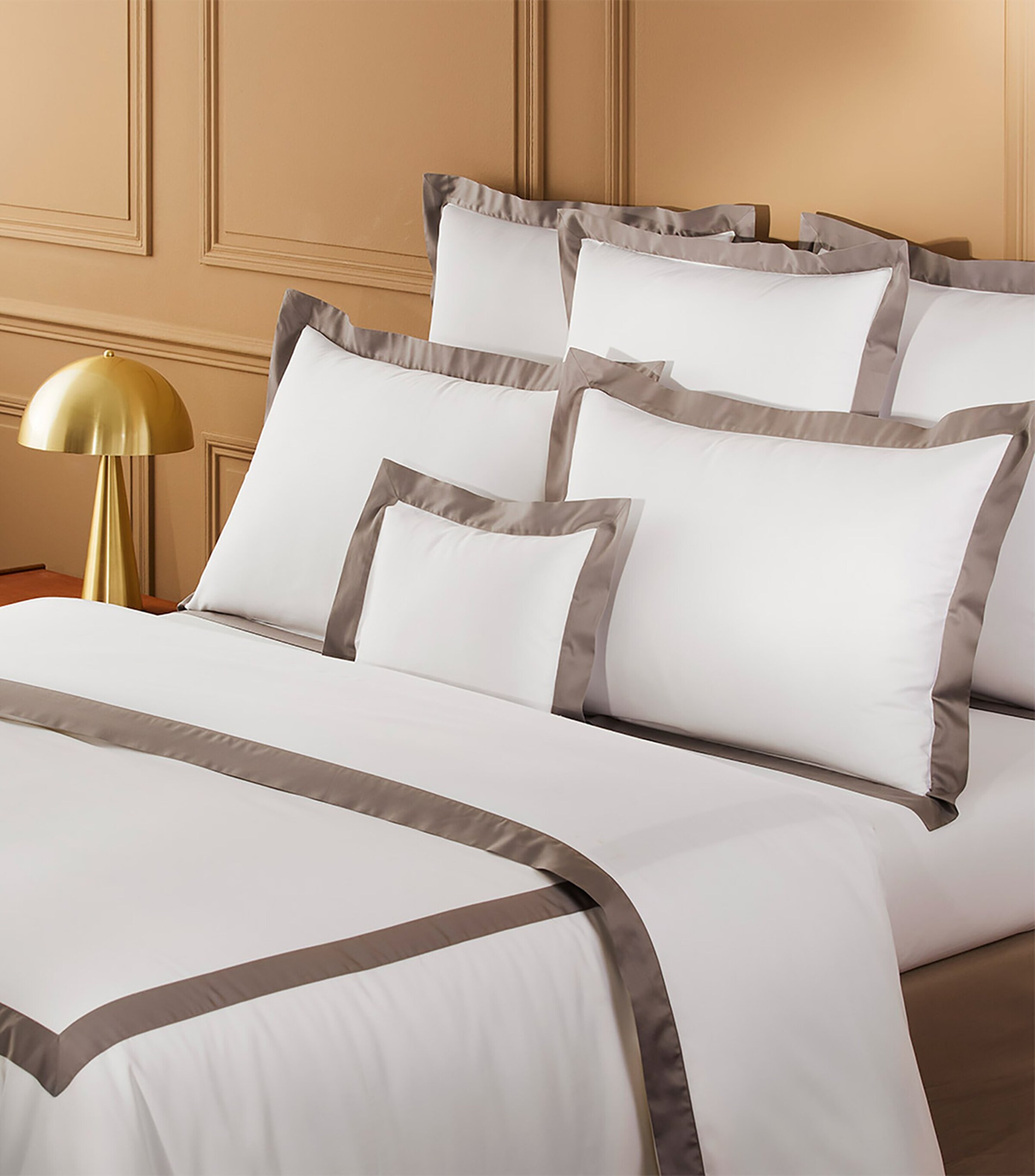 Yves Delorme Linea Platine Double Flat Sheet (240cm x 295cm) Platine Image 4