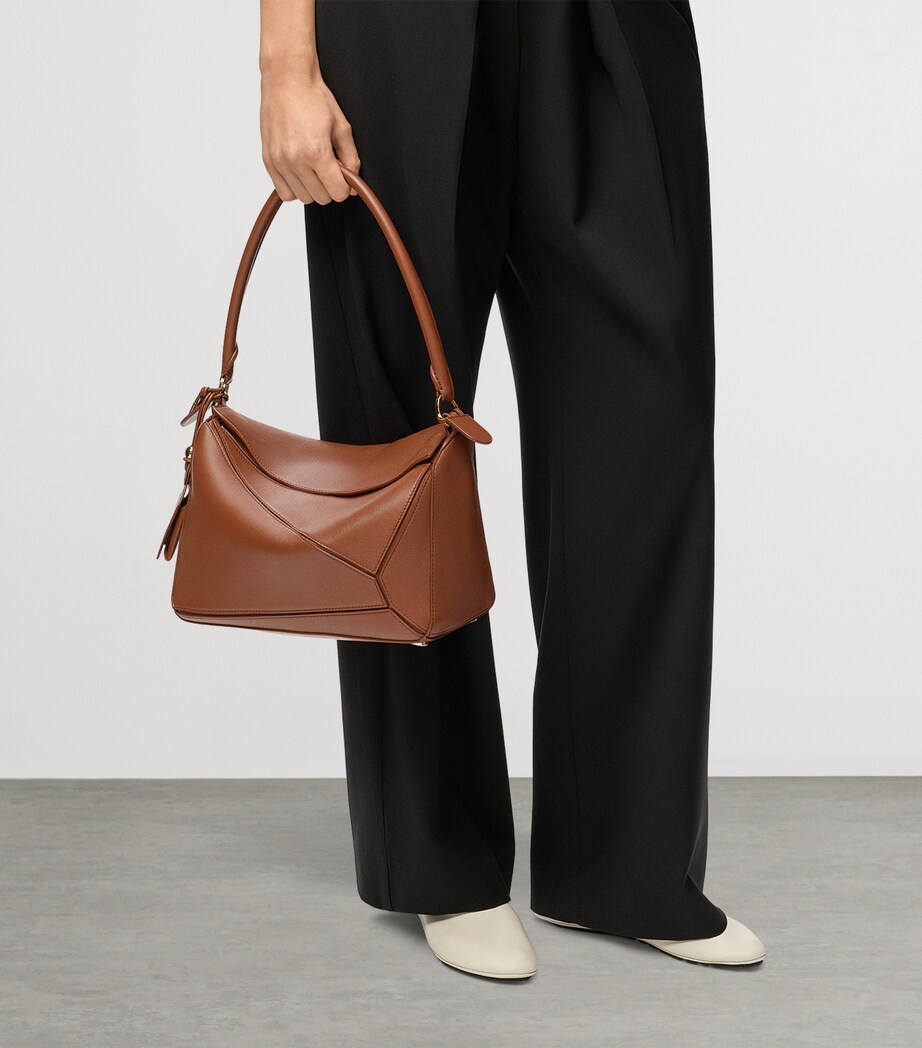 LOEWE Womens Medium Leather Featherlight Puzzle Top-Handle Bag Pecan Image 9