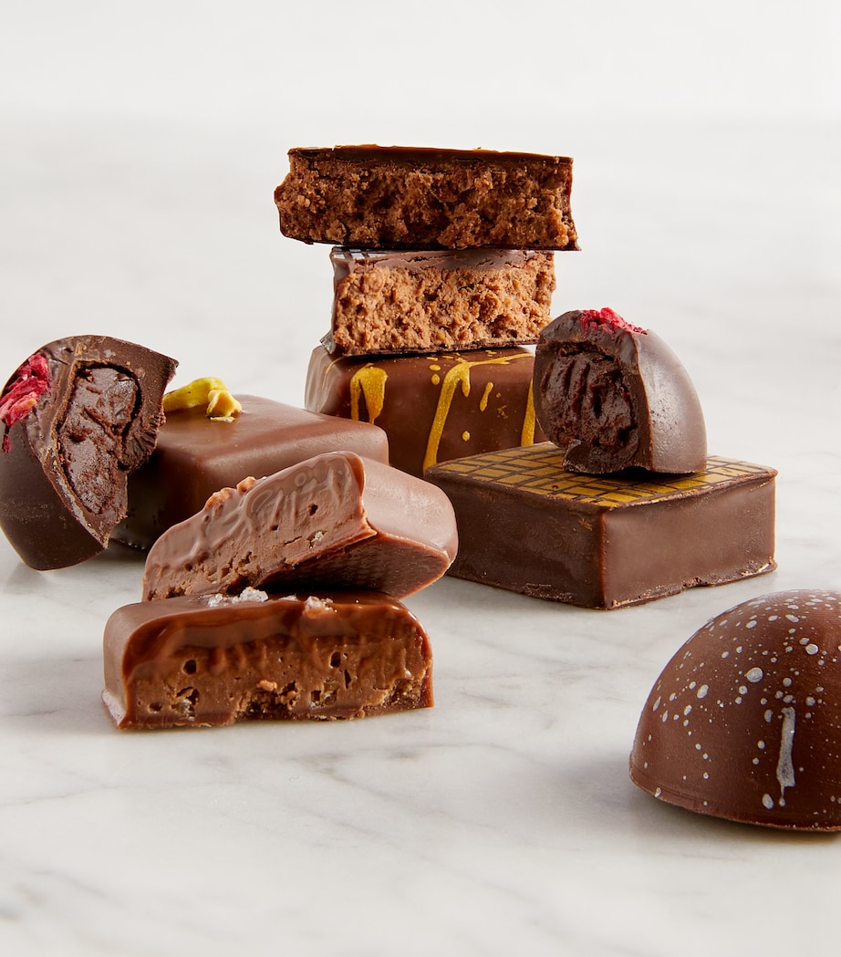 Harrods 16-Piece Classic Chocolate Collection (130g) Image 4