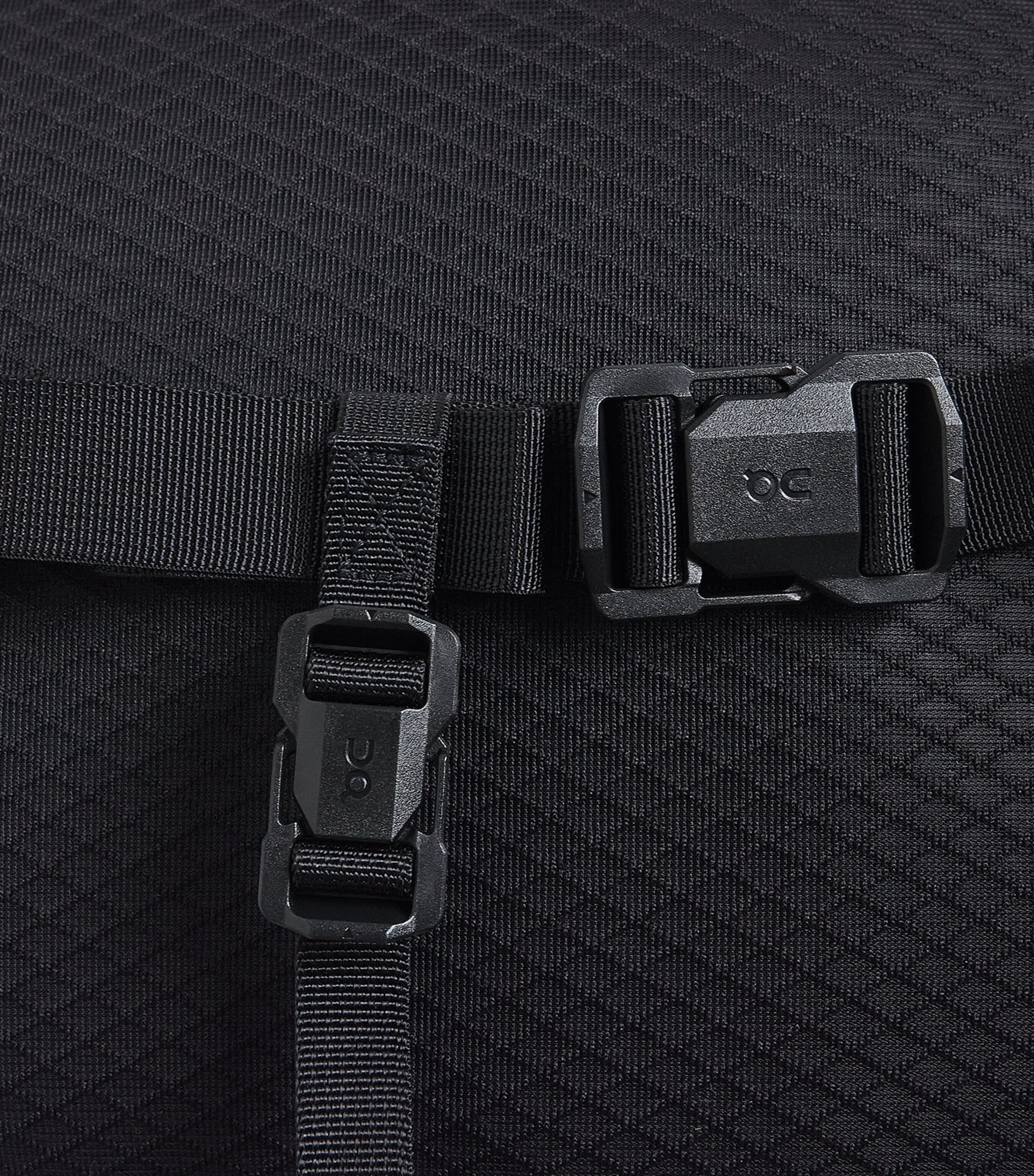 On Sling Pack Cross-Body Bag Magnet | Black Image 6