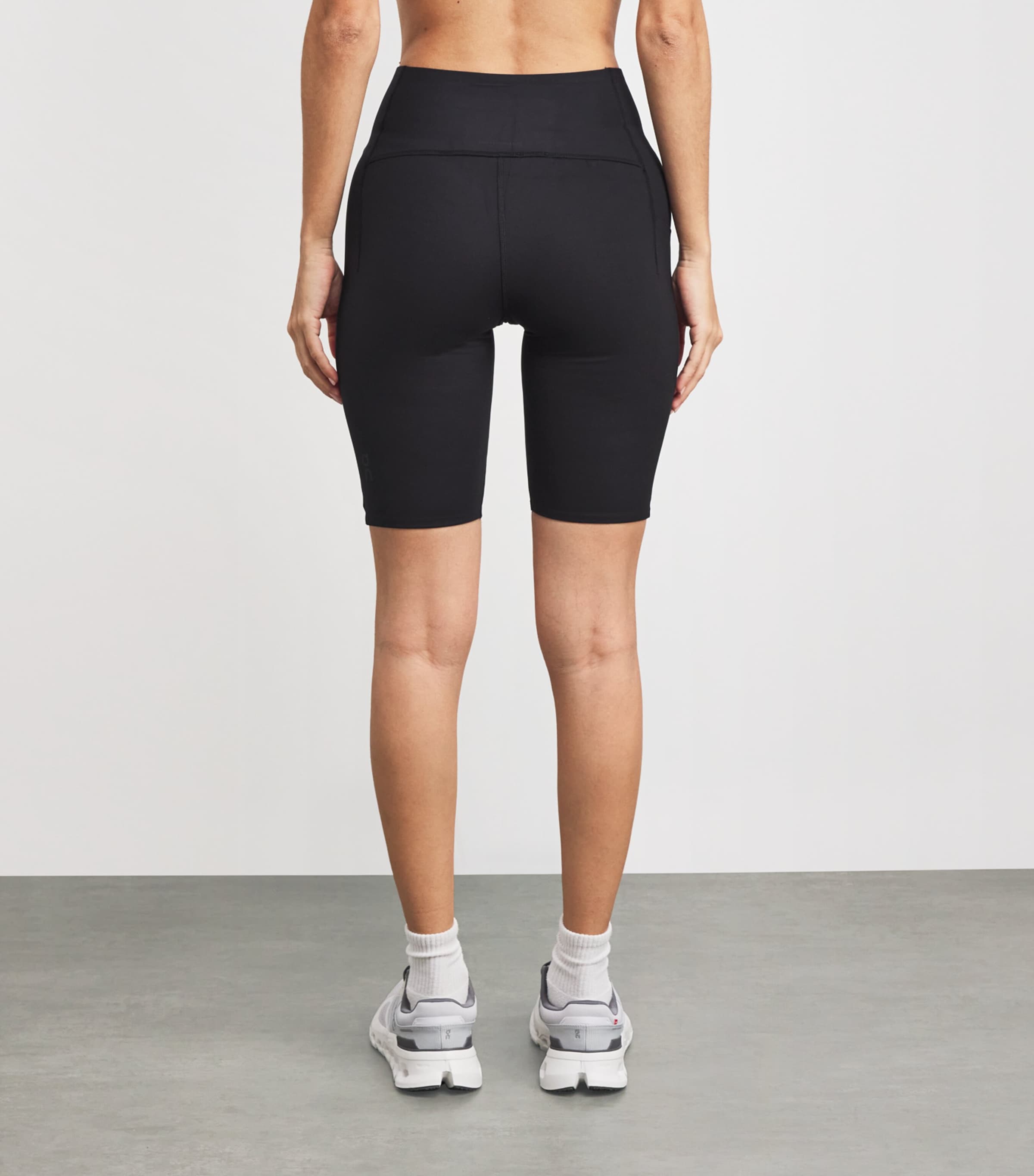 Studio Short Leggings BLACK Image 4