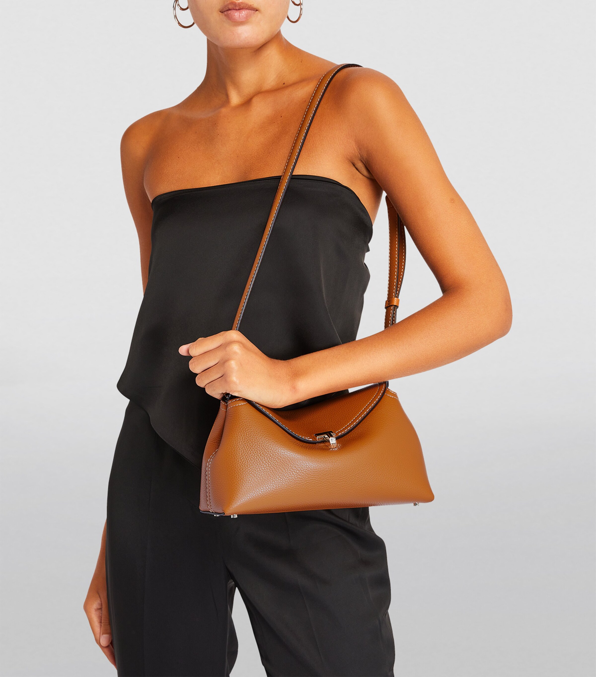 Toteme Leather T-Lock Clutch Bag Tan Image 5