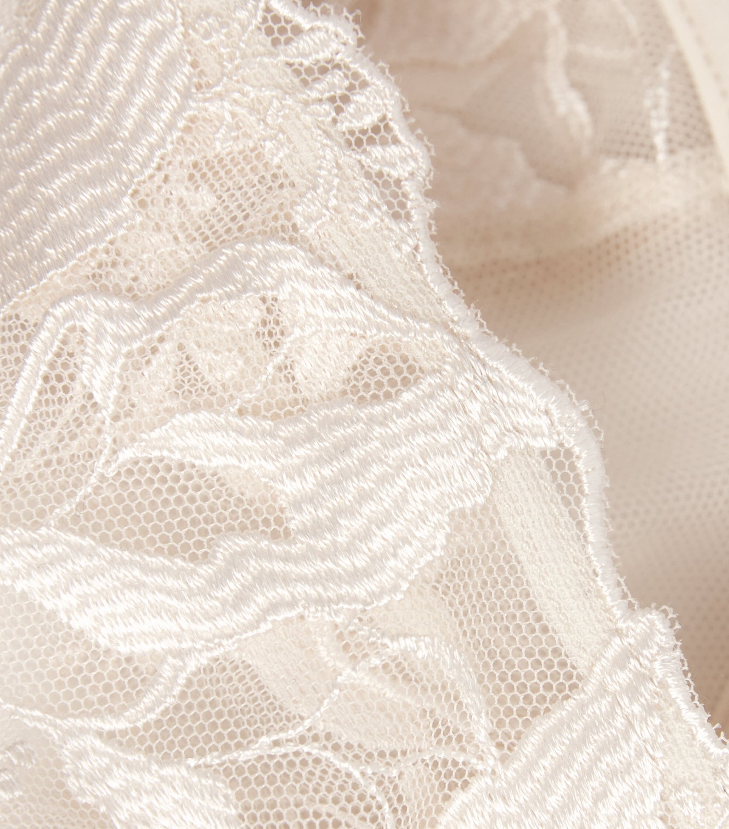 Maison Lejaby Womens Lace Sin Underwired Bra Milk Image 4