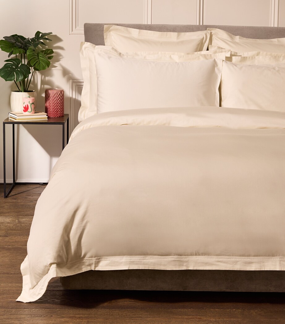 Harrods of London Brompton II Double Fitted Sheet (135cm x 190cm) Ivory Image 1