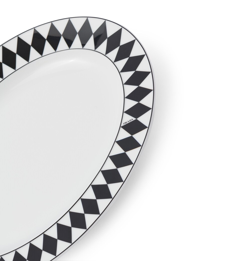 Chequerboard Serving Plate (28cm) F0E5W Image 4