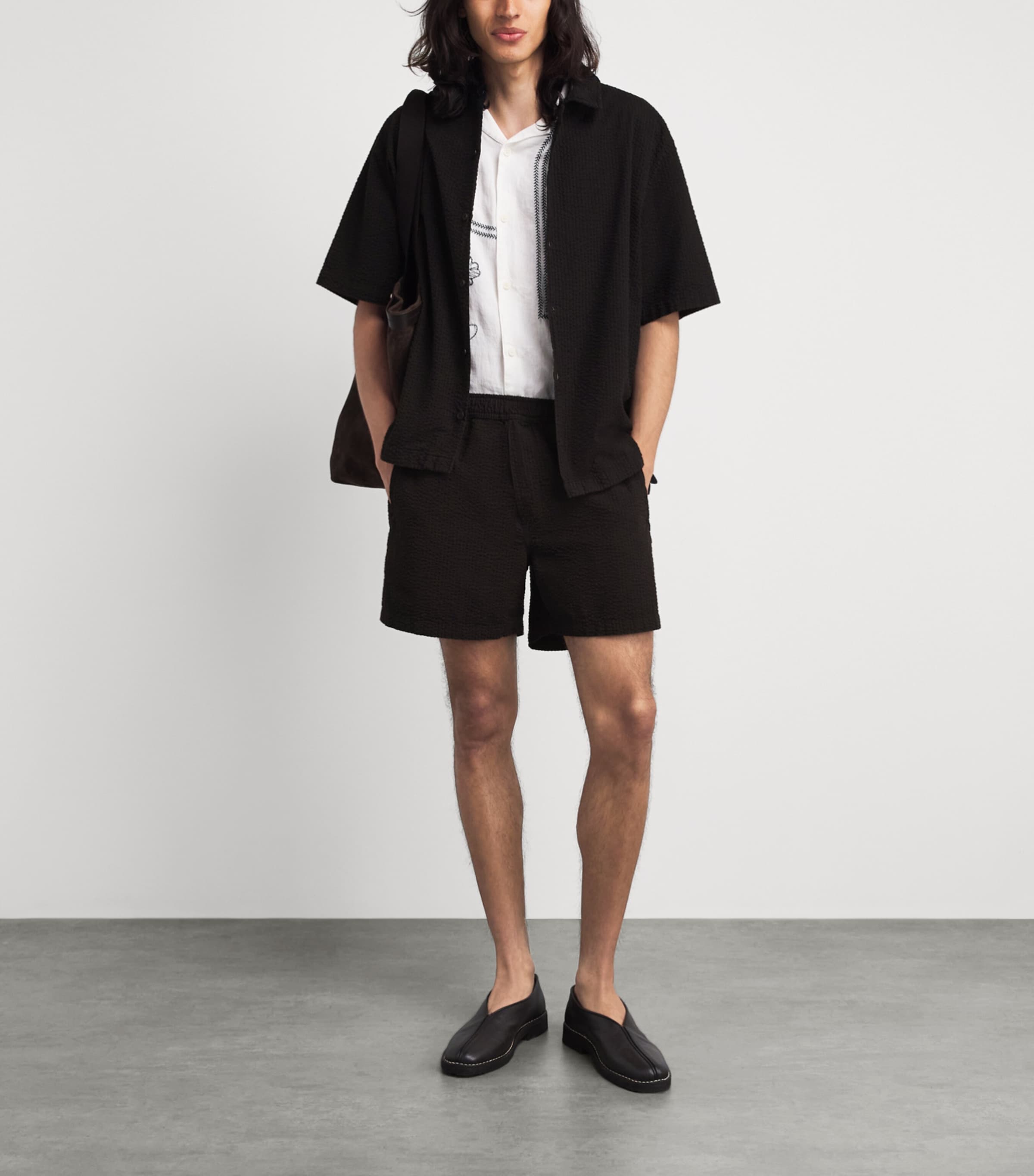 Wax London Mens Cotton Seersucker Mescal Shorts Black Image 2