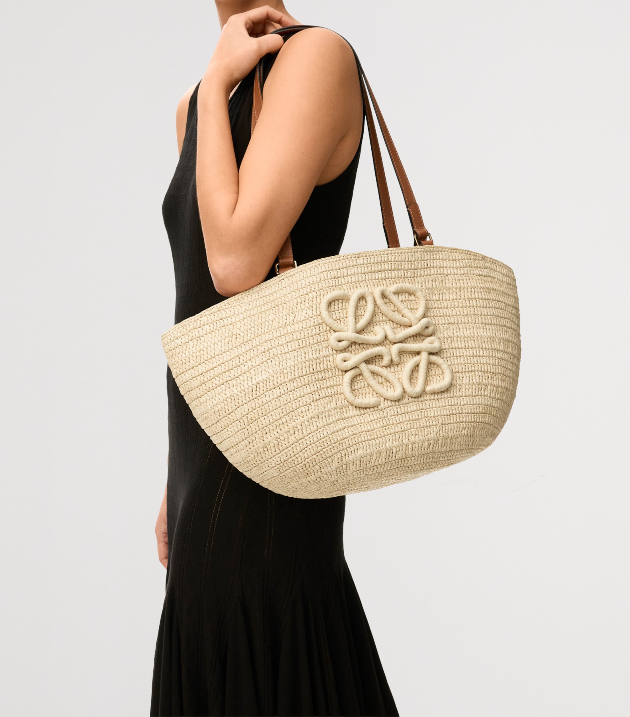 LOEWE x Paula’s Ibiza Medium Eclipse Basket Bag Natural/tan Image 6