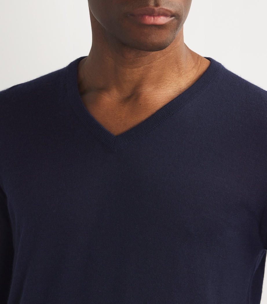 Superfine Cashmere V-Neck Sweater SD7600 DARK NAVY Image 6