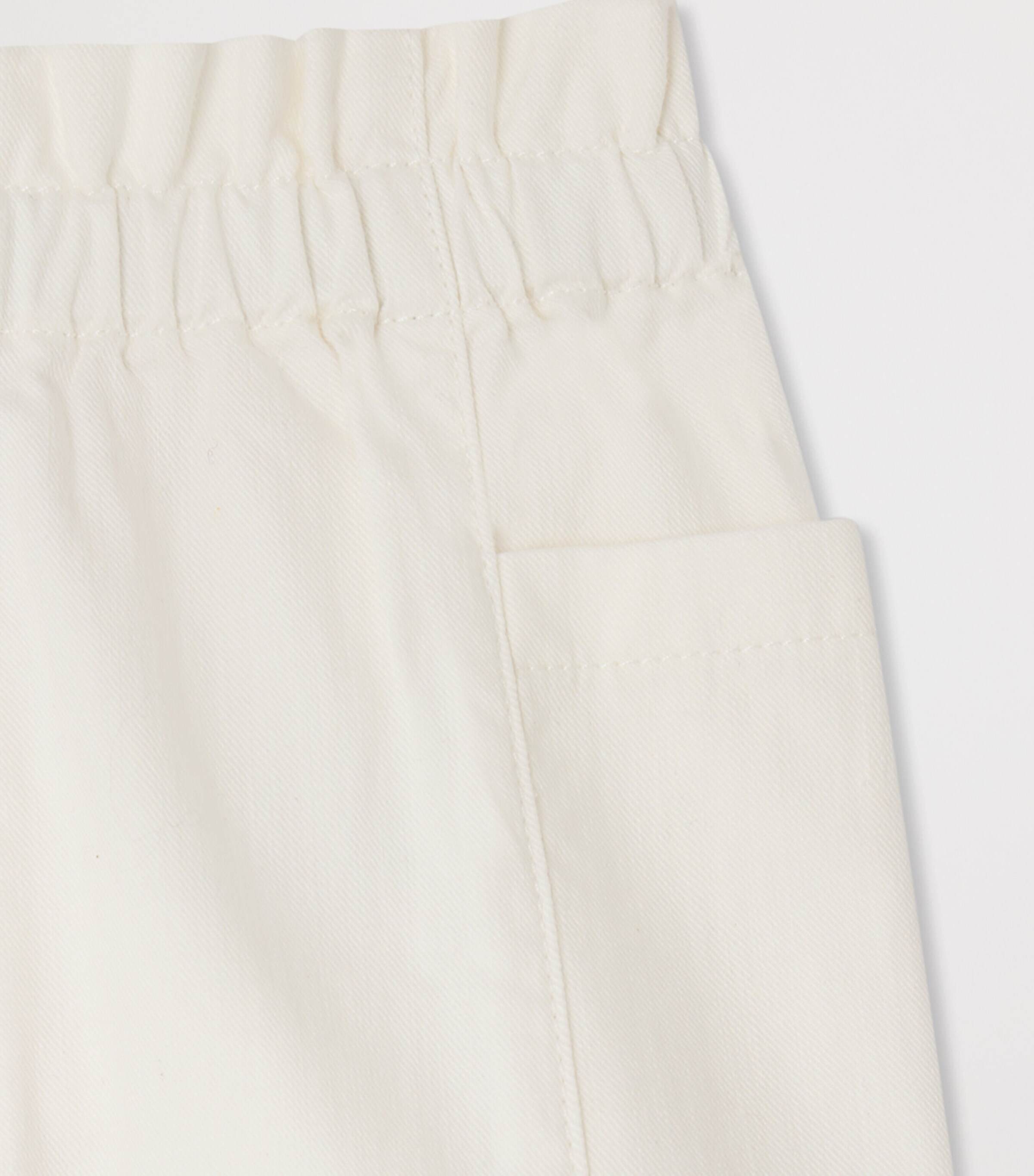 Bonpoint Denim Nougat Shorts (6-18 Months) Blanc Lait Image 3