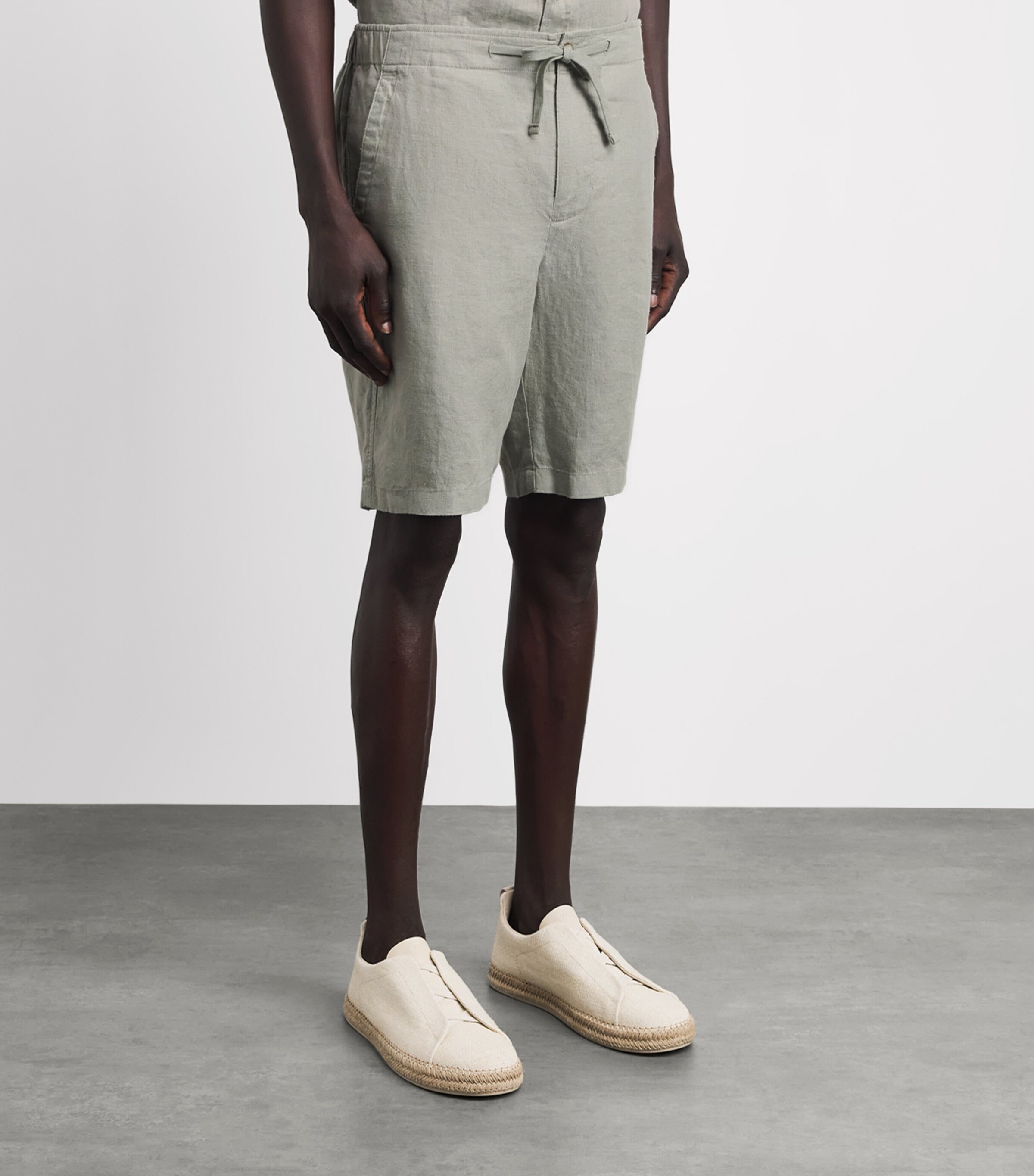 Vince Mens Linen Drawstring Shorts Matcha Image 4