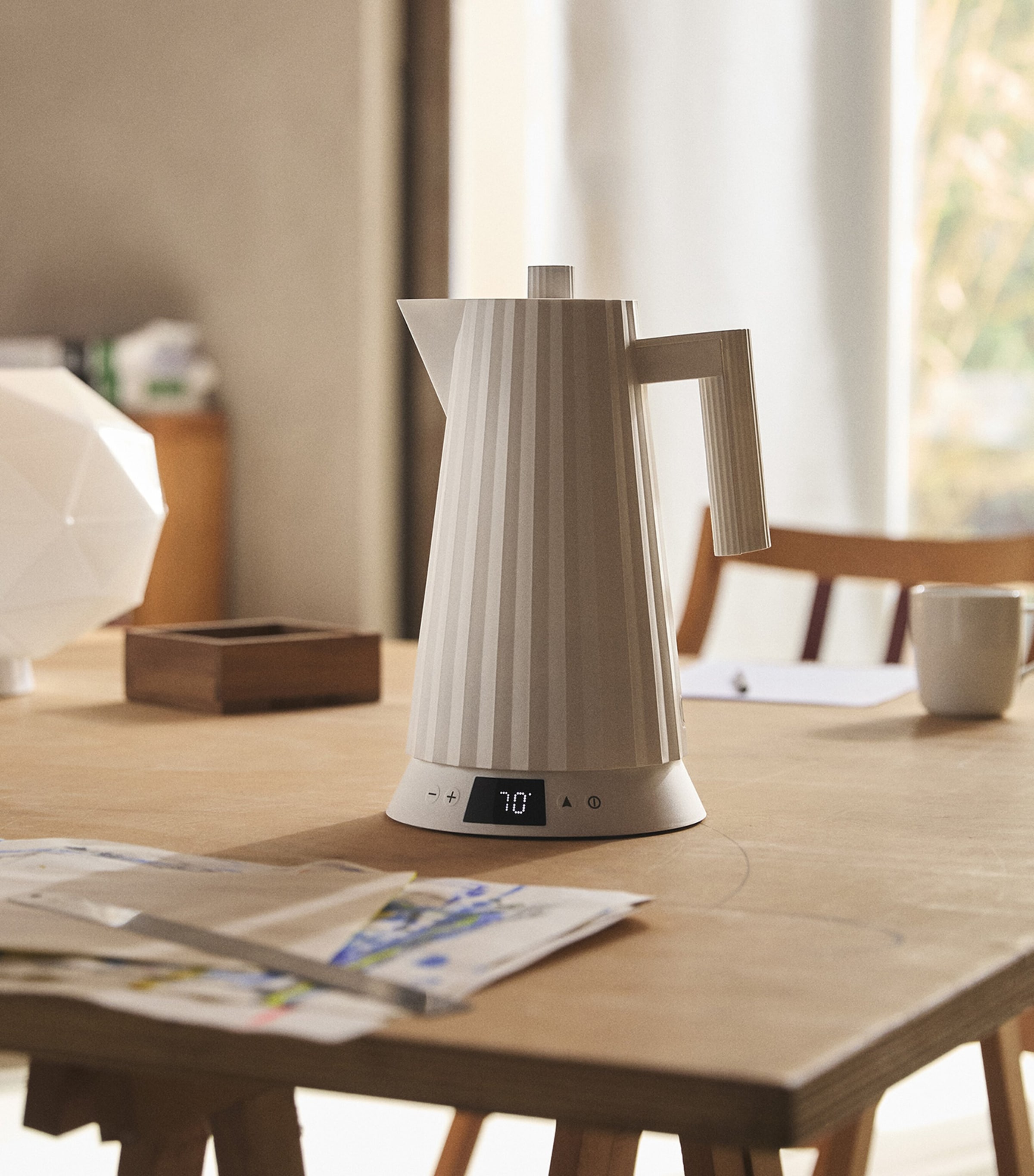 Plissé Temperature Control Kettle (1.7L) WHITE Image 5