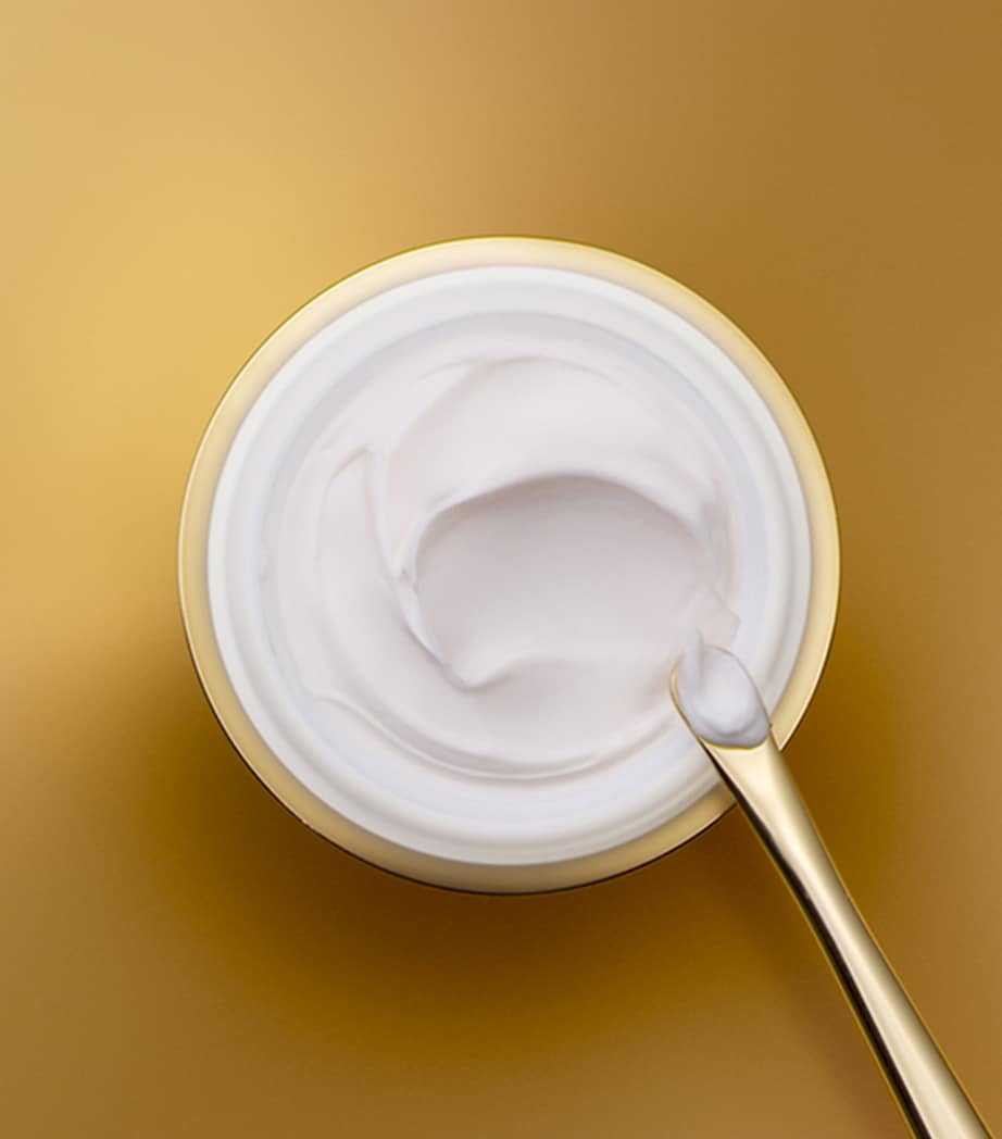 Re-Nutriv Ultimate Lift Regenerating Youth Creme Moisturiser (50ml) NO COLOUR Image 3