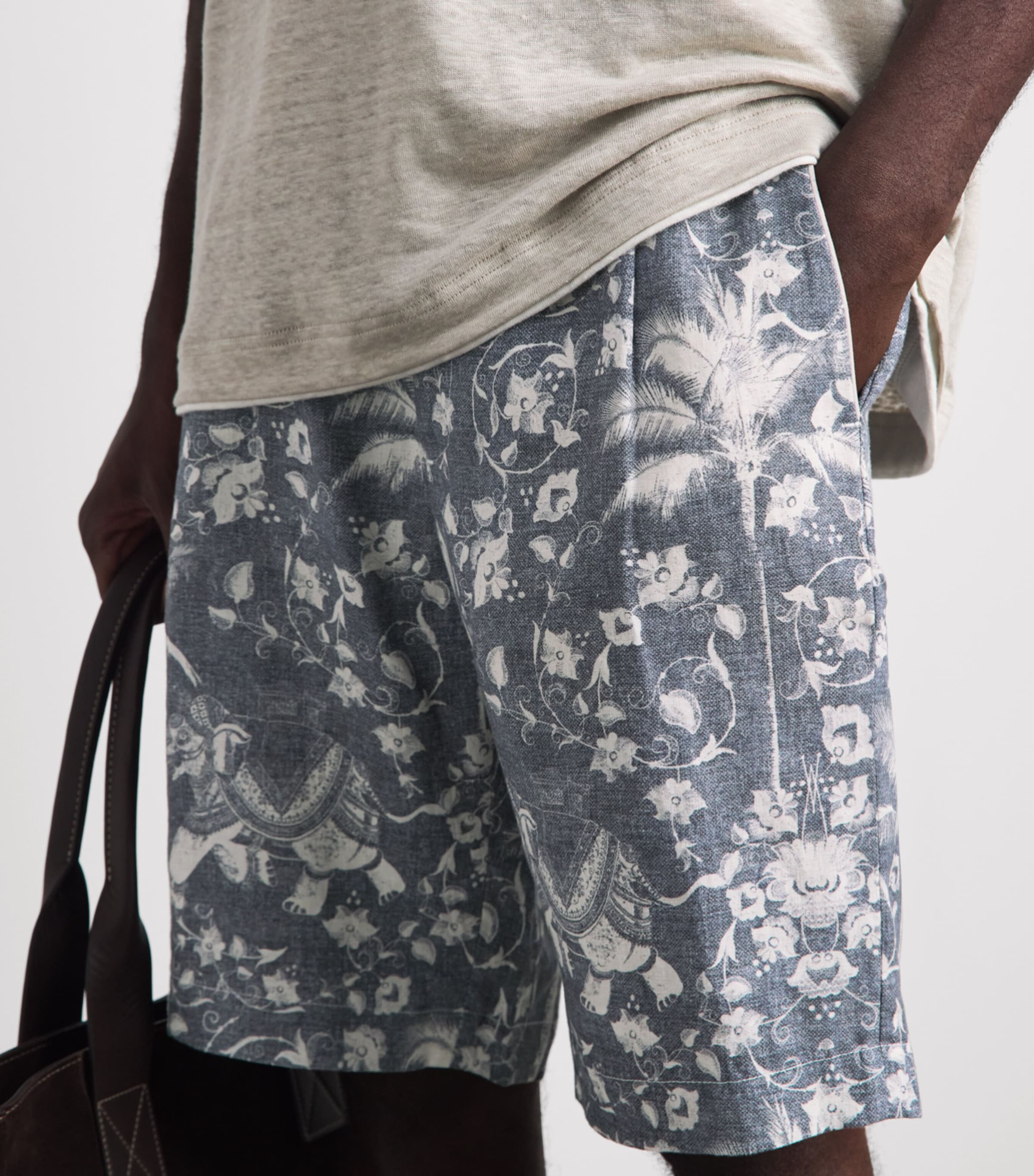 Eleventy Mens Linen Drawstring Bermuda Shorts Royal Image 3