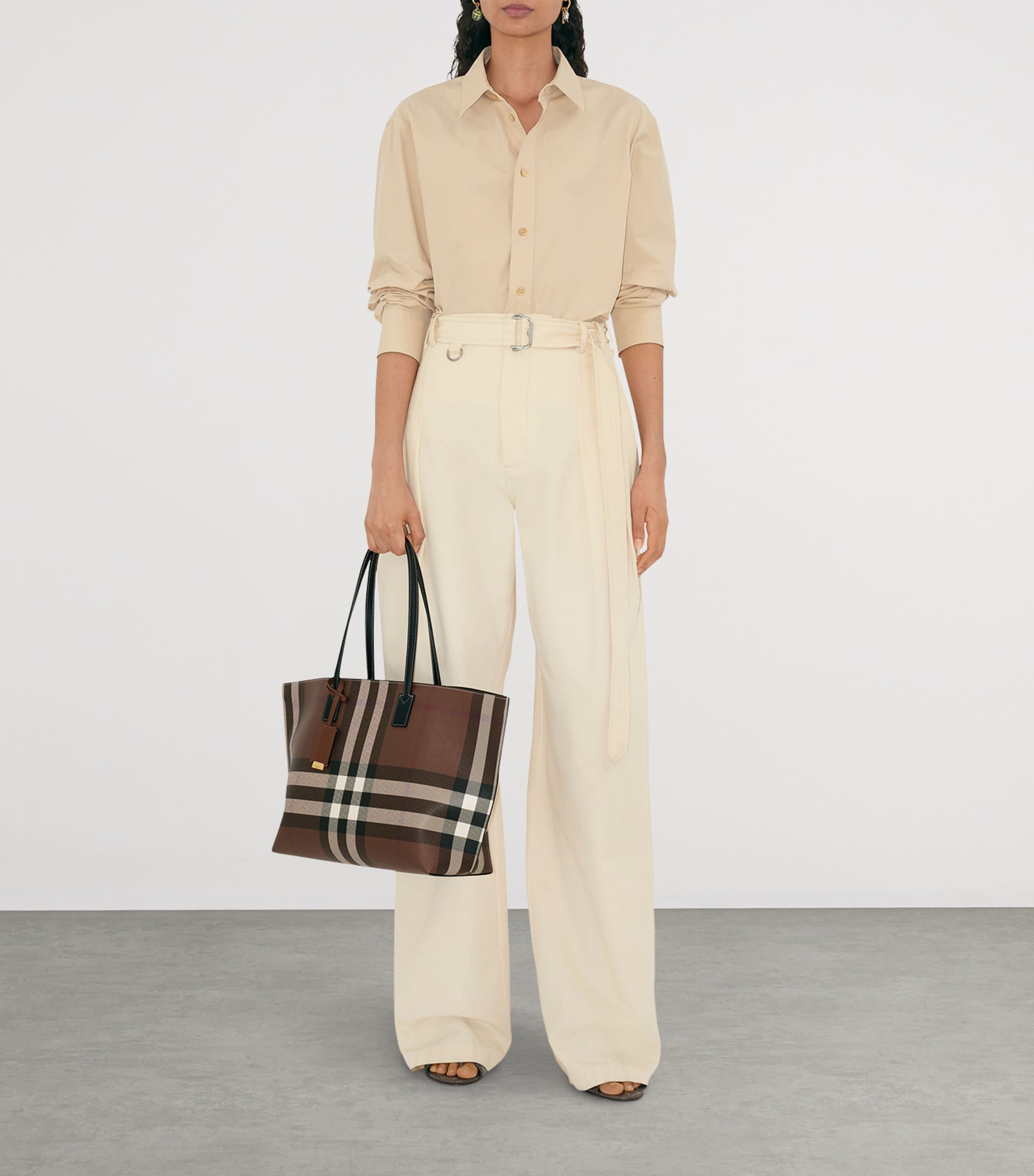 Medium Check Tote Bag DARK BIRCH BROWN Image 2